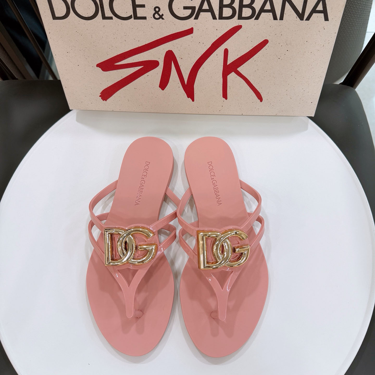 Dolce & Gabbana Rubber Beachwear Slides With Logo - DesignerGu