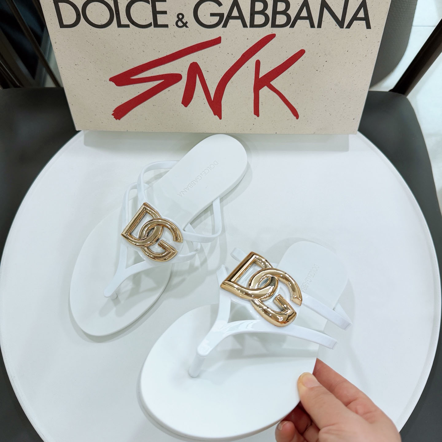 Dolce & Gabbana Rubber Beachwear Slides With Logo - DesignerGu