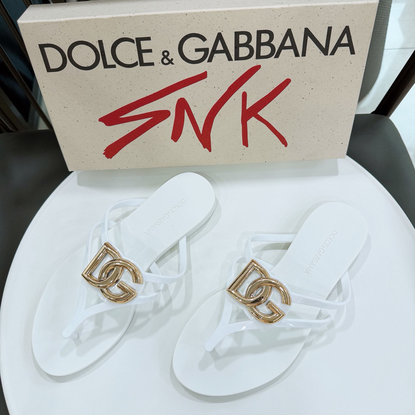 Dolce & Gabbana Rubber Beachwear Slides With Logo - DesignerGu