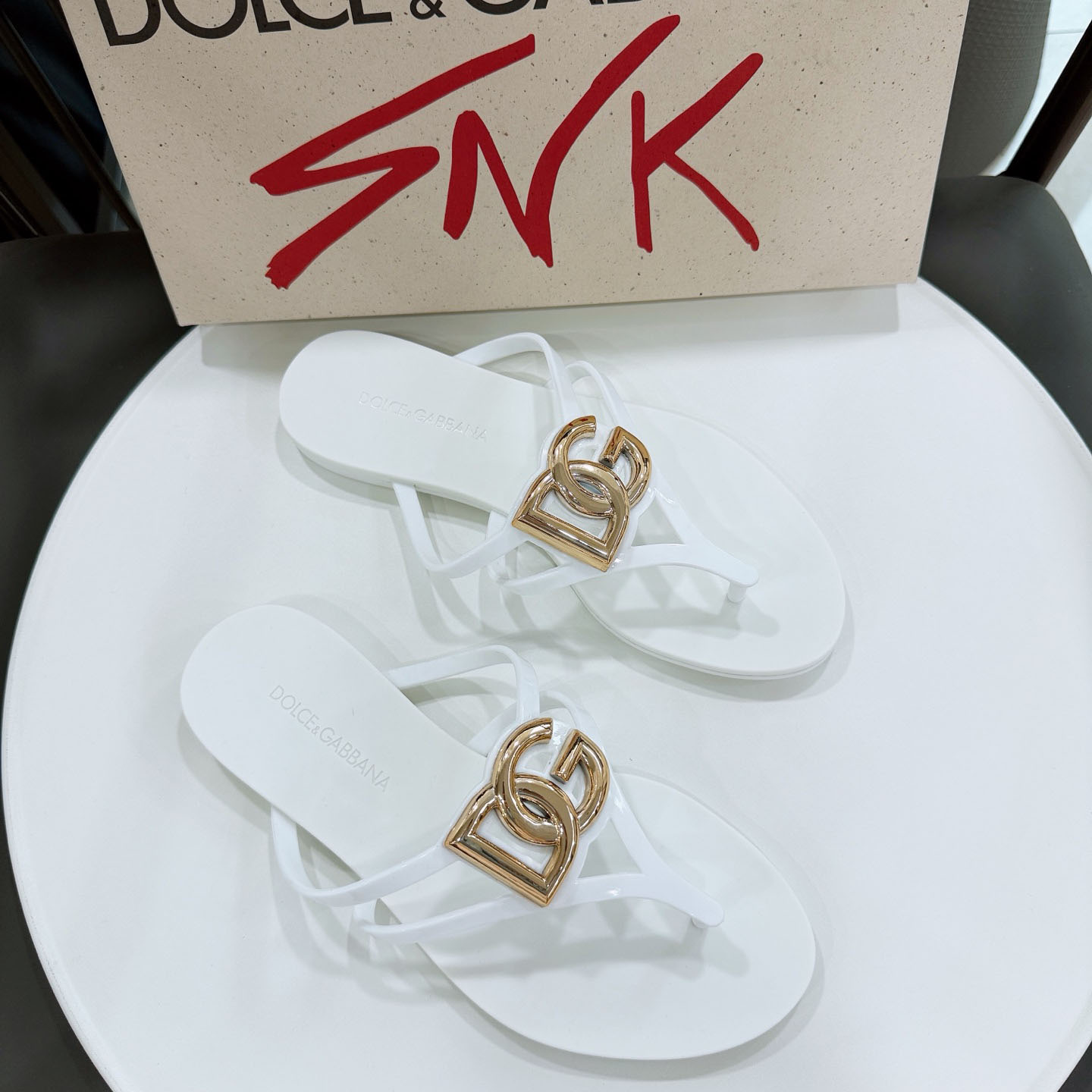Dolce & Gabbana Rubber Beachwear Slides With Logo - DesignerGu