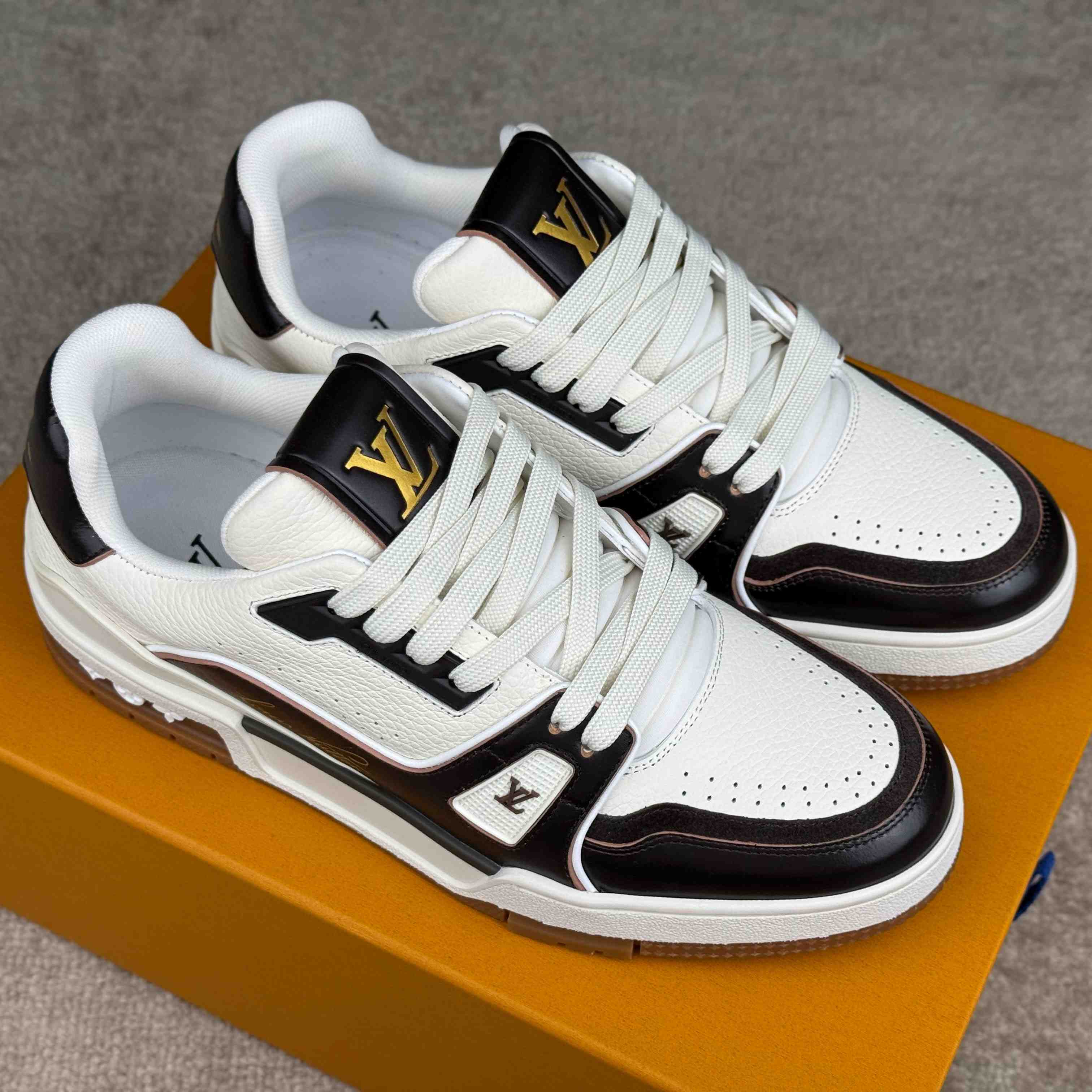 Louis Vuitton LV Trainer Sneaker  1AKBA2 - DesignerGu