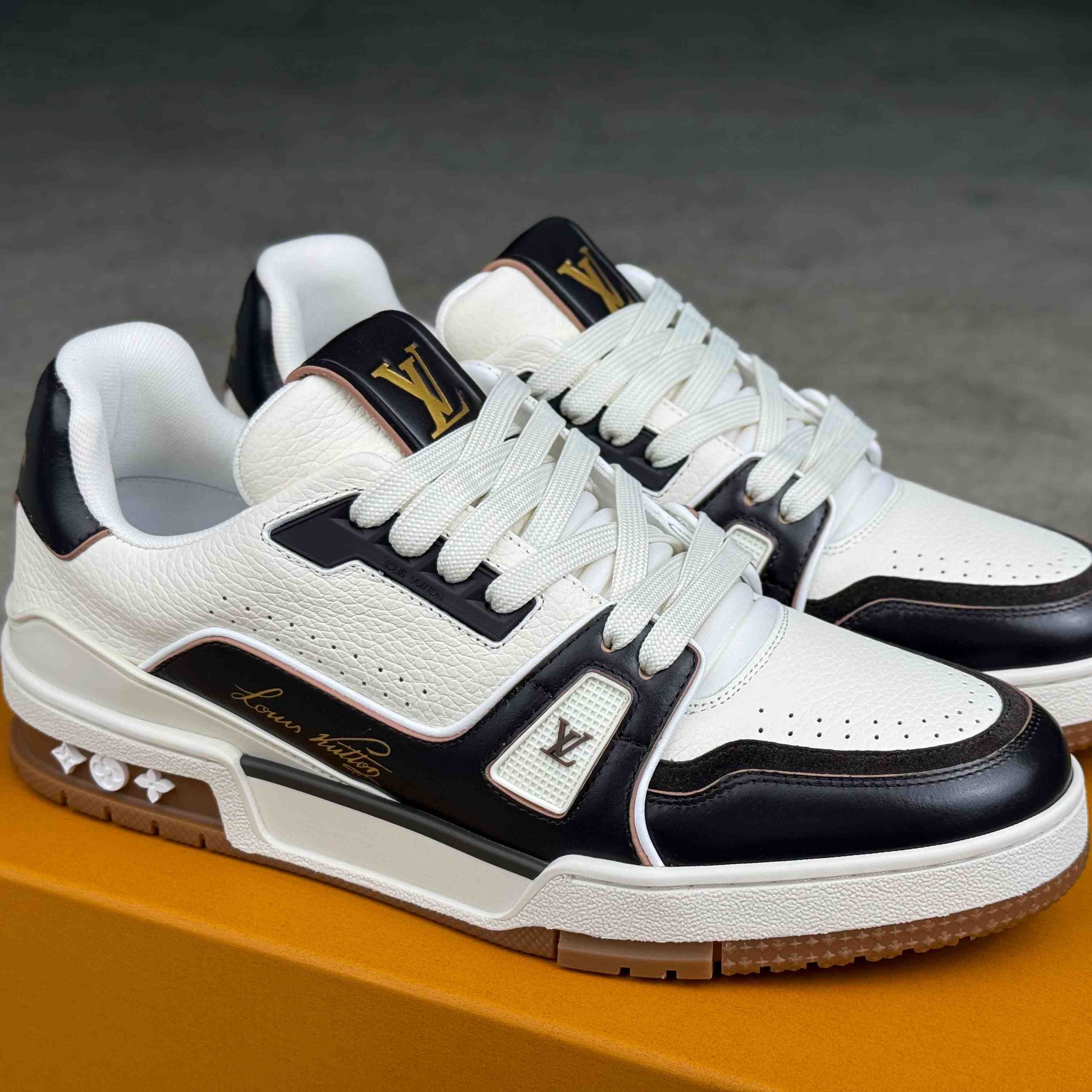 Louis Vuitton LV Trainer Sneaker  1AKBA2 - DesignerGu