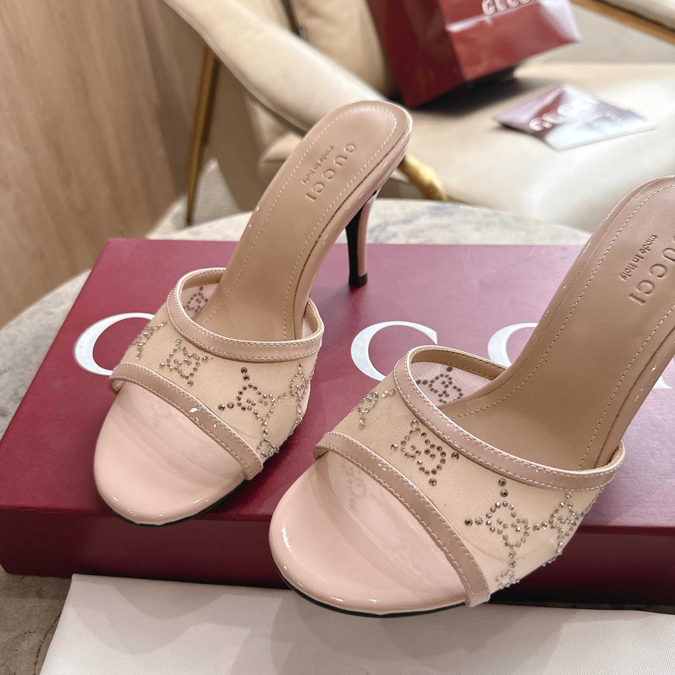 Gucci Women's crystal slide sandal - DesignerGu