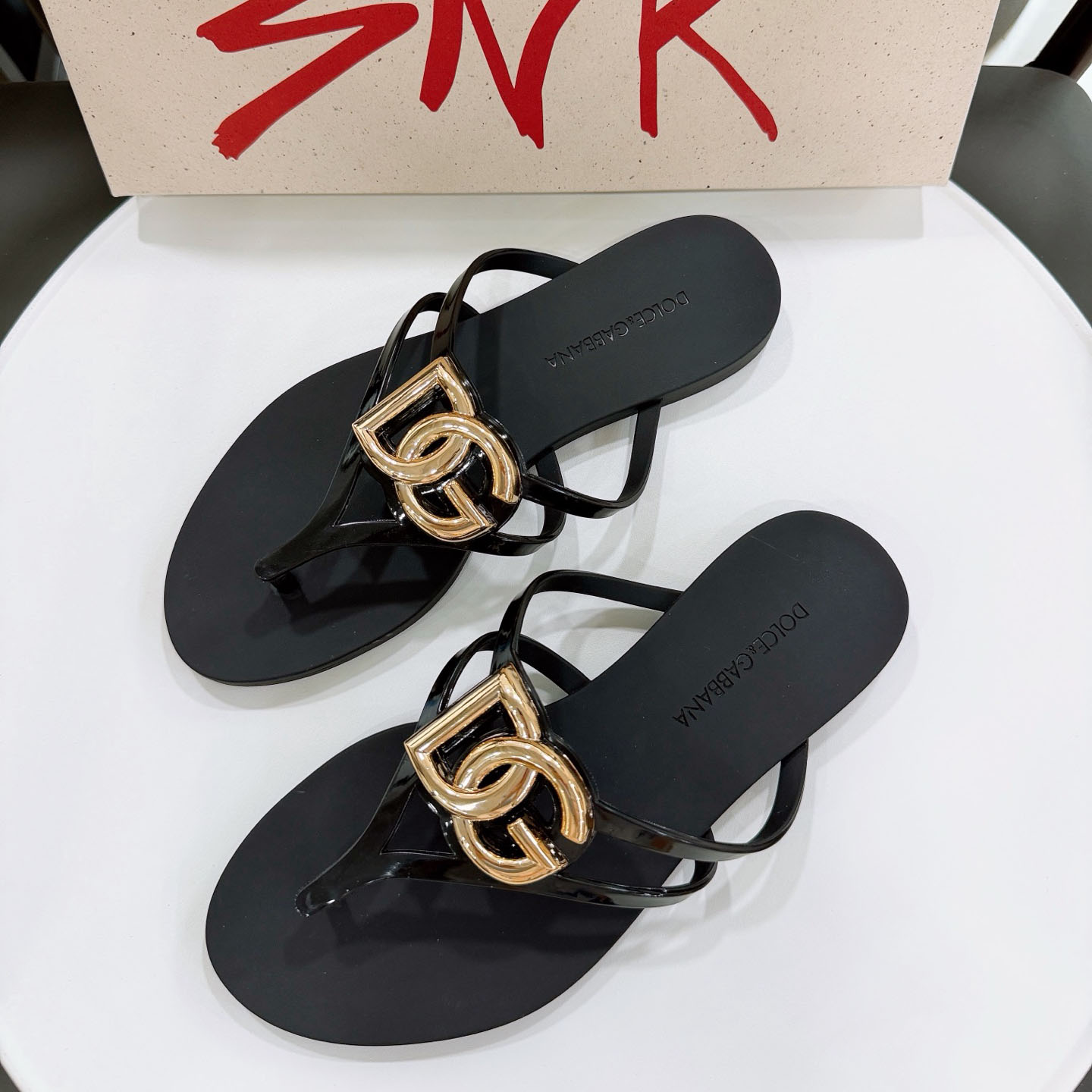 Dolce & Gabbana Rubber Beachwear Slides With Logo - DesignerGu