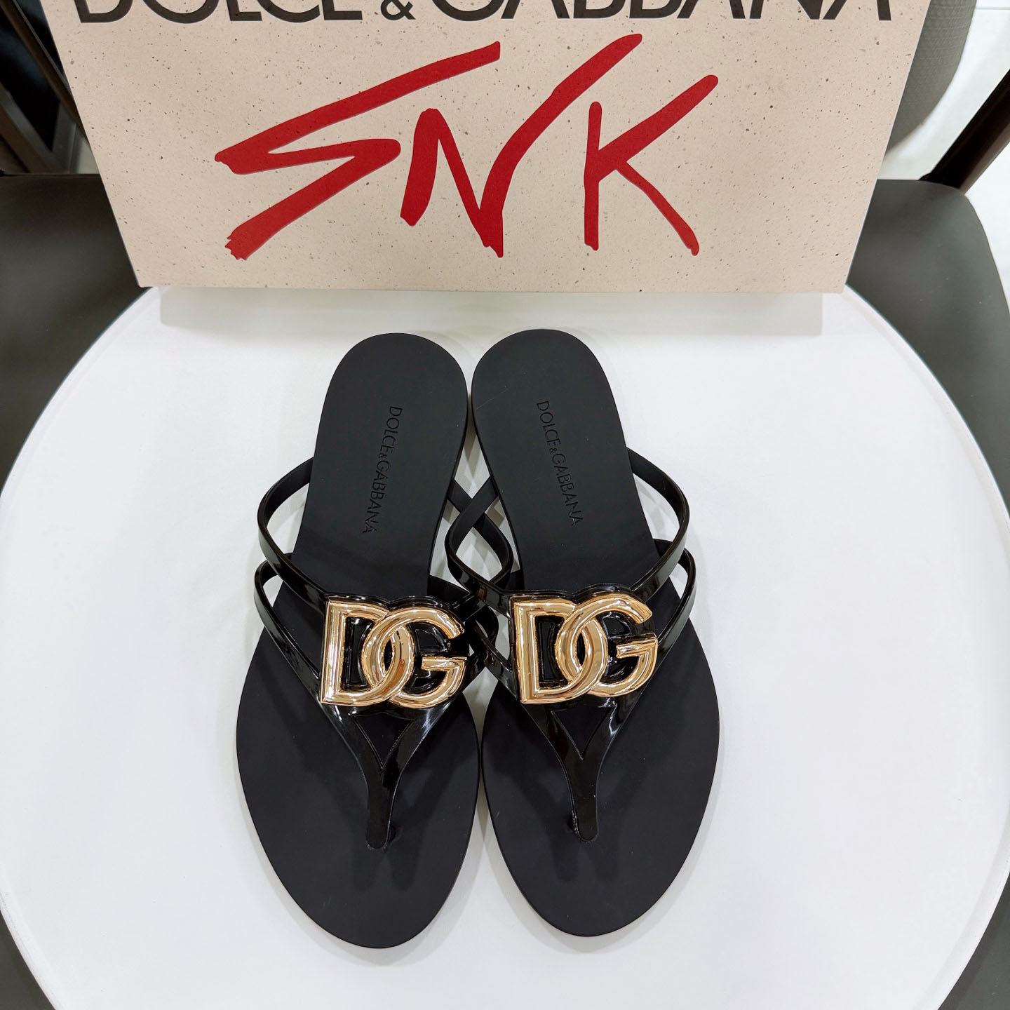 Dolce & Gabbana Rubber Beachwear Slides With Logo - DesignerGu