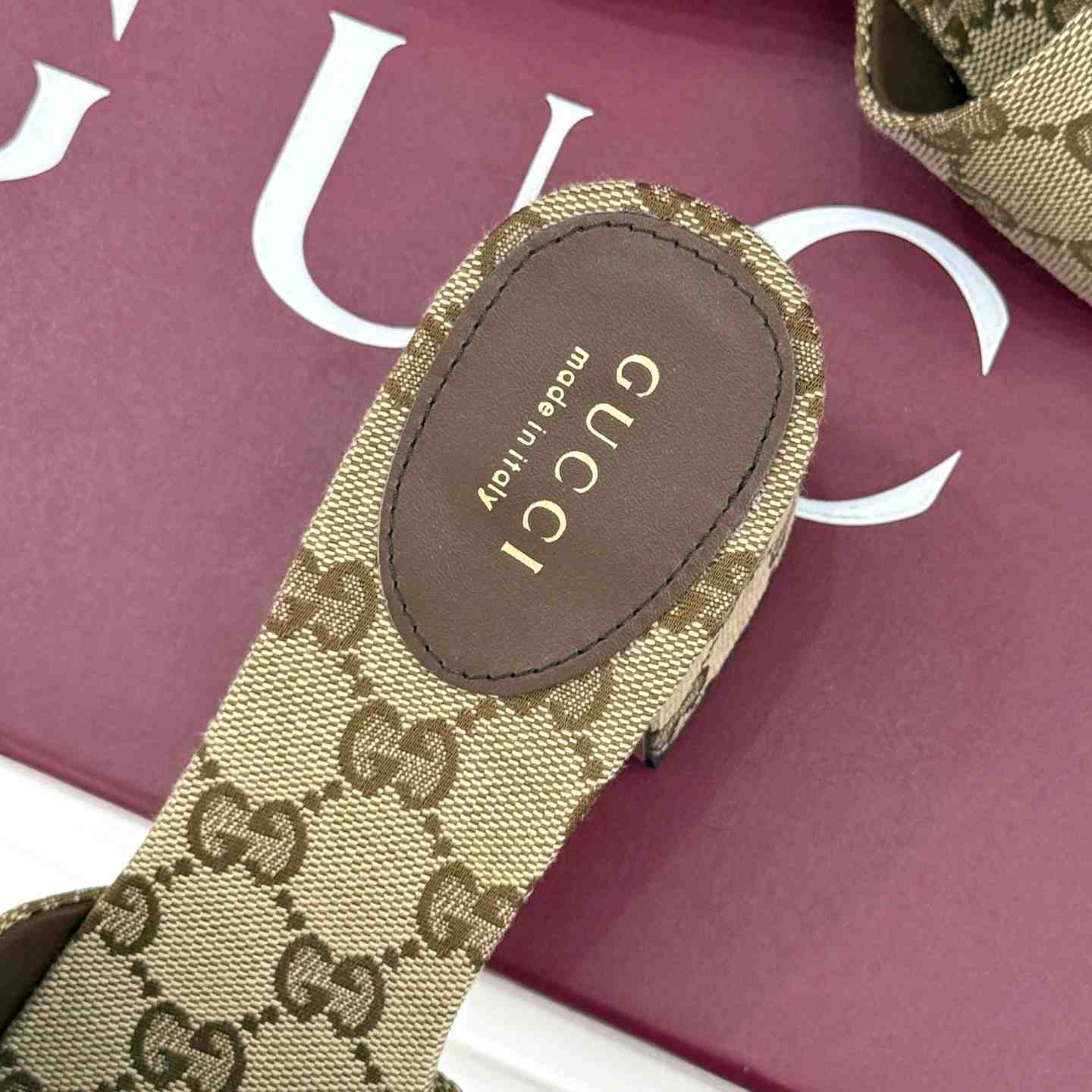 Gucci Women's slide sandal with Horsebit - DesignerGu