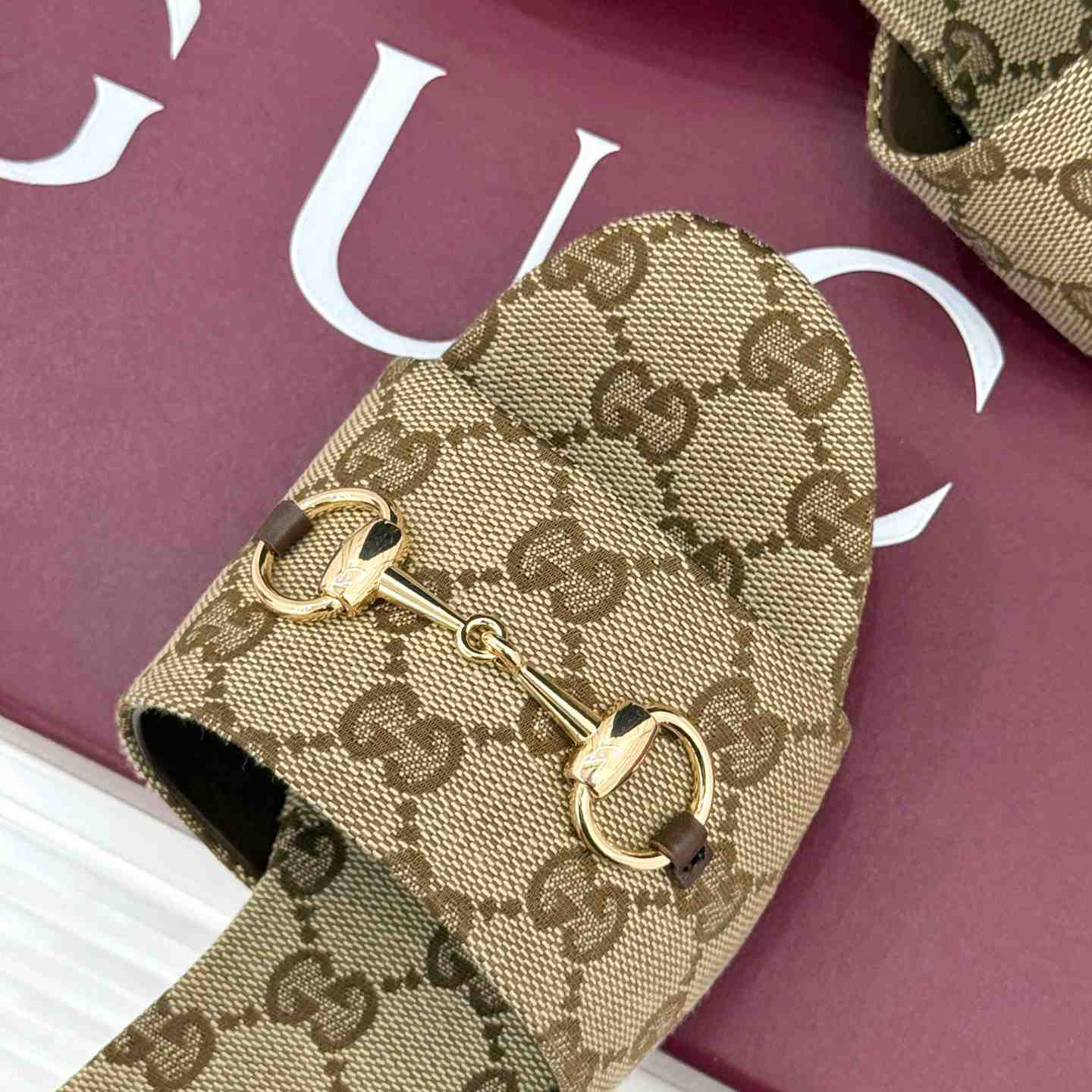 Gucci Women's slide sandal with Horsebit - DesignerGu