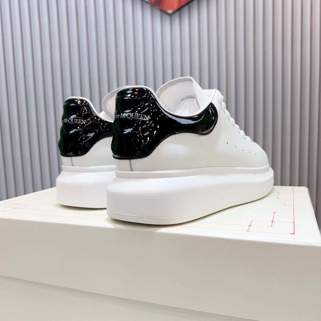 Alexander McQueen Oversized Sneaker  'White Black' - DesignerGu