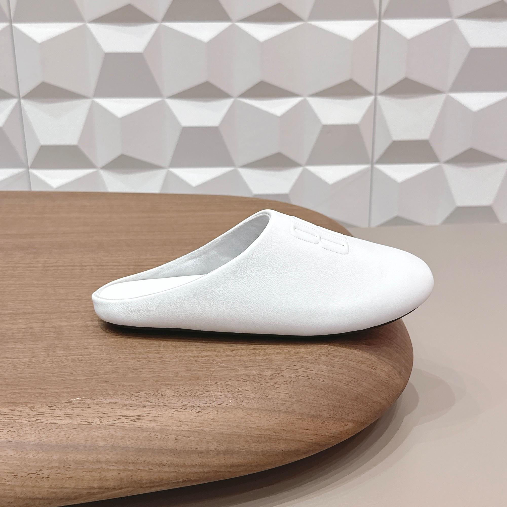 Balenciaga Château Flat Mules - DesignerGu