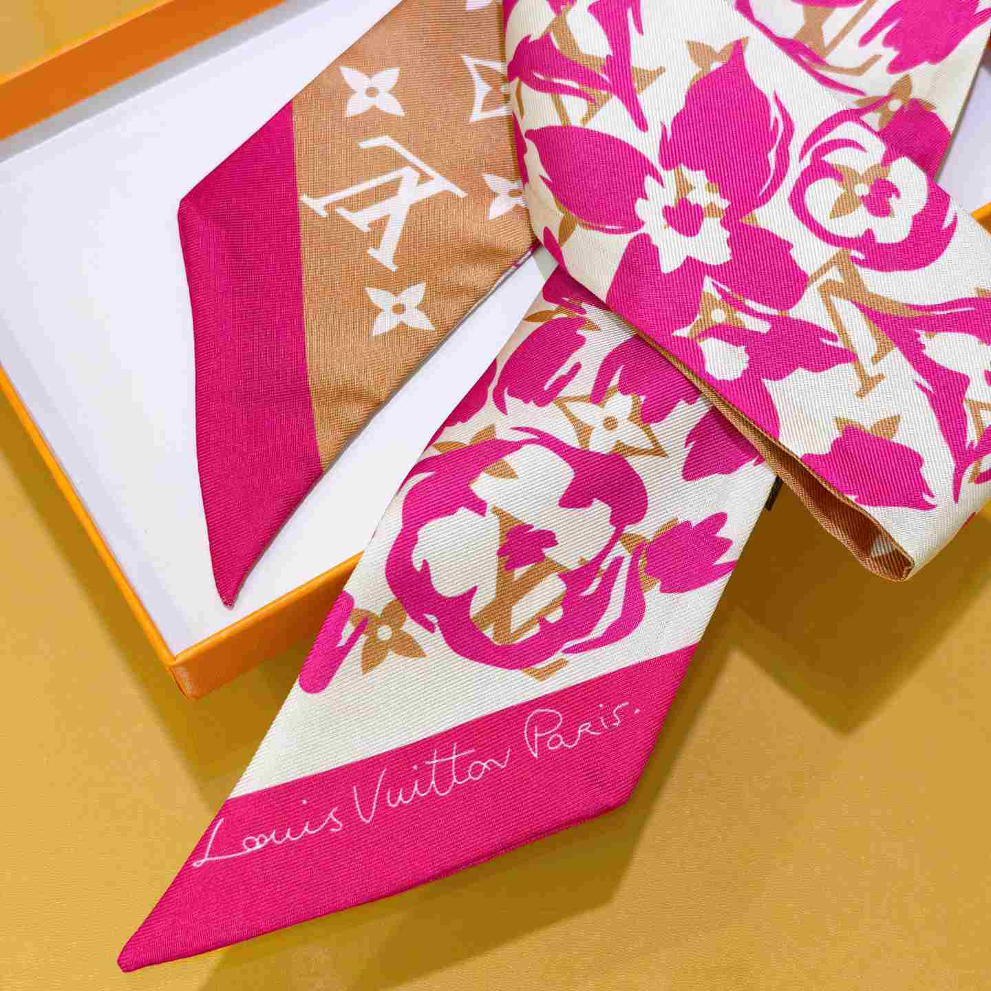 Louis Vuitton LV Safari BB Bandeau - DesignerGu