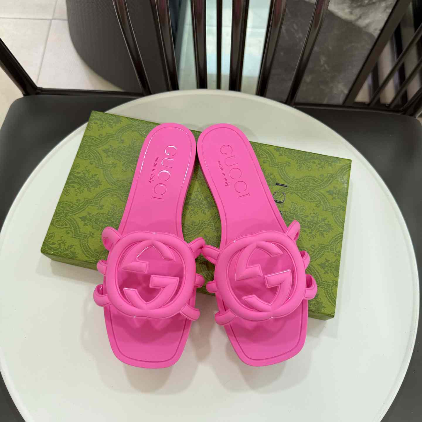 Gucci Wmns Interlocking G Slide Sandal - DesignerGu
