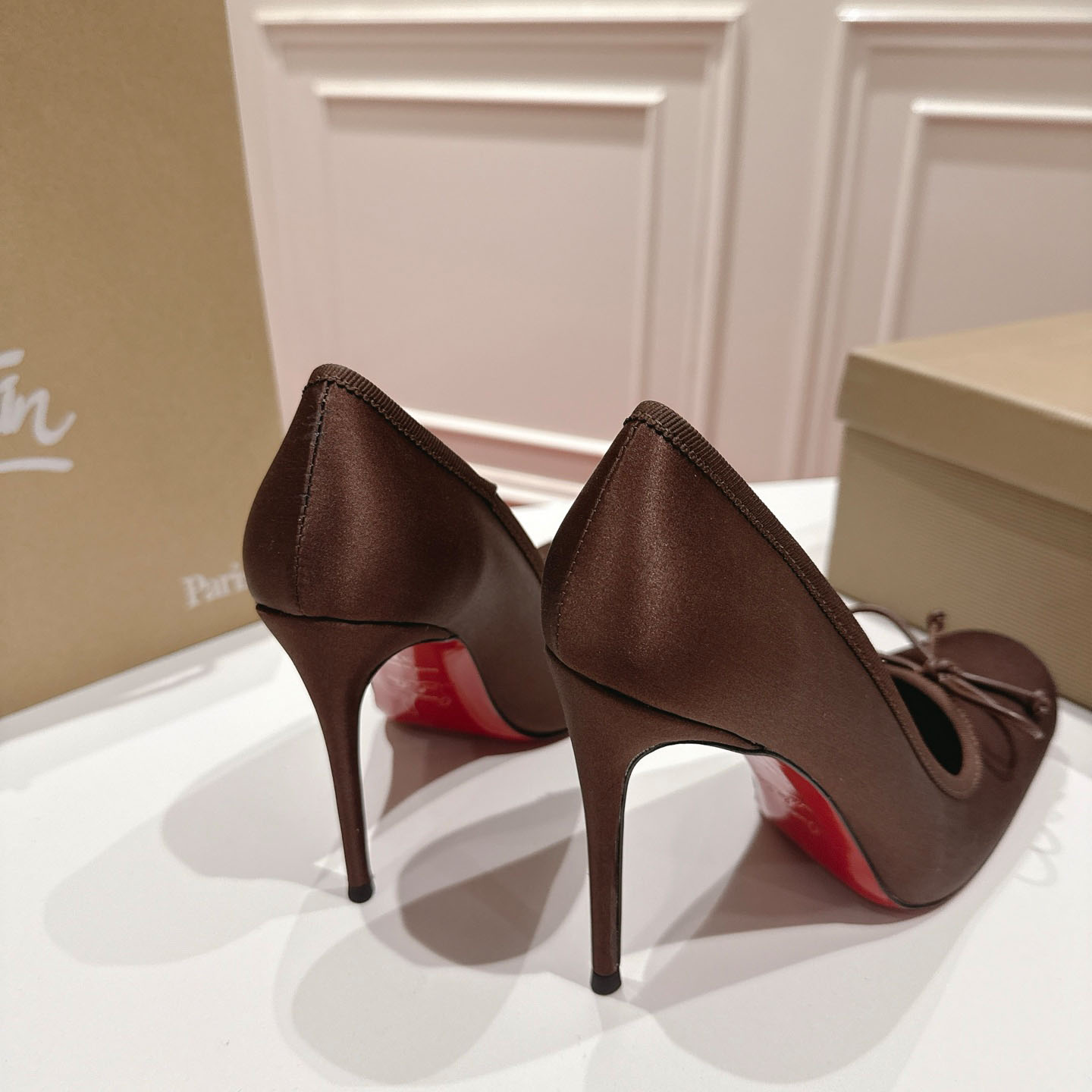 Christian Louboutin Cassia Nodo 100 mm Pumps  Crepe Satin - DesignerGu