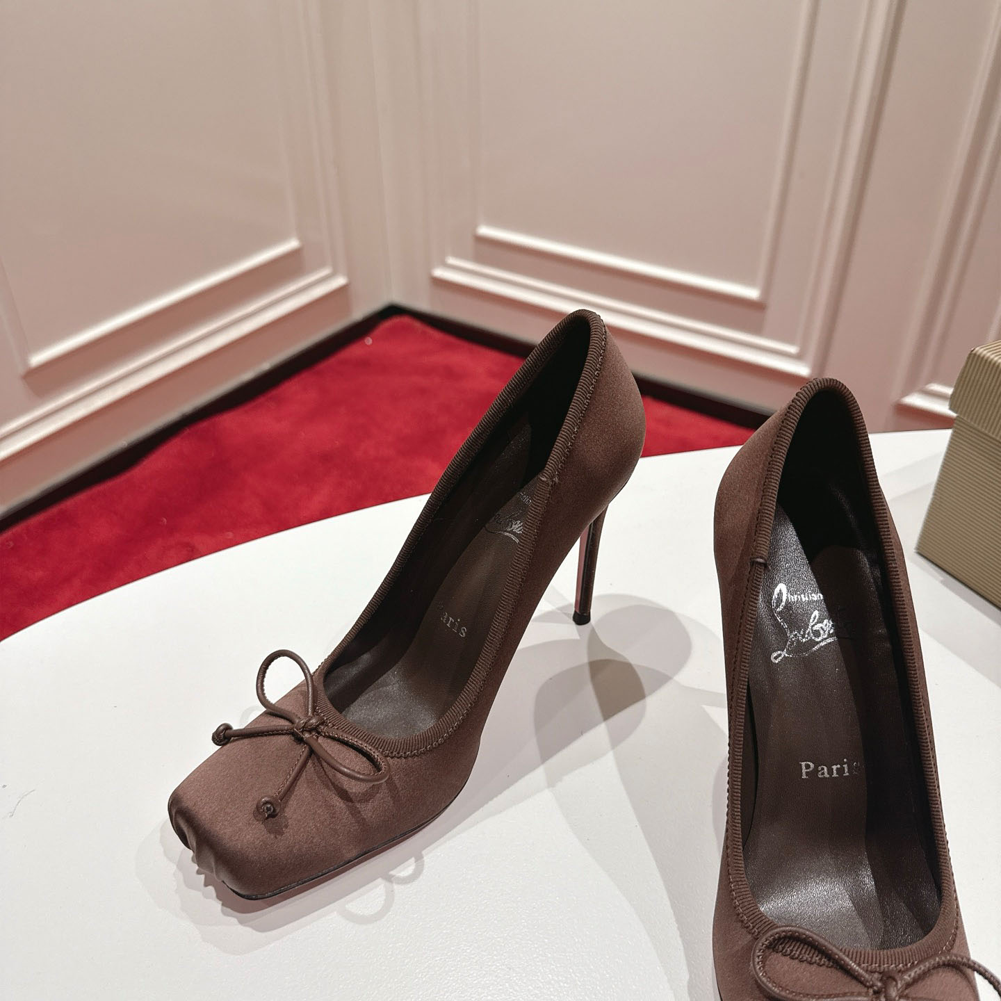 Christian Louboutin Cassia Nodo 100 mm Pumps  Crepe Satin - DesignerGu