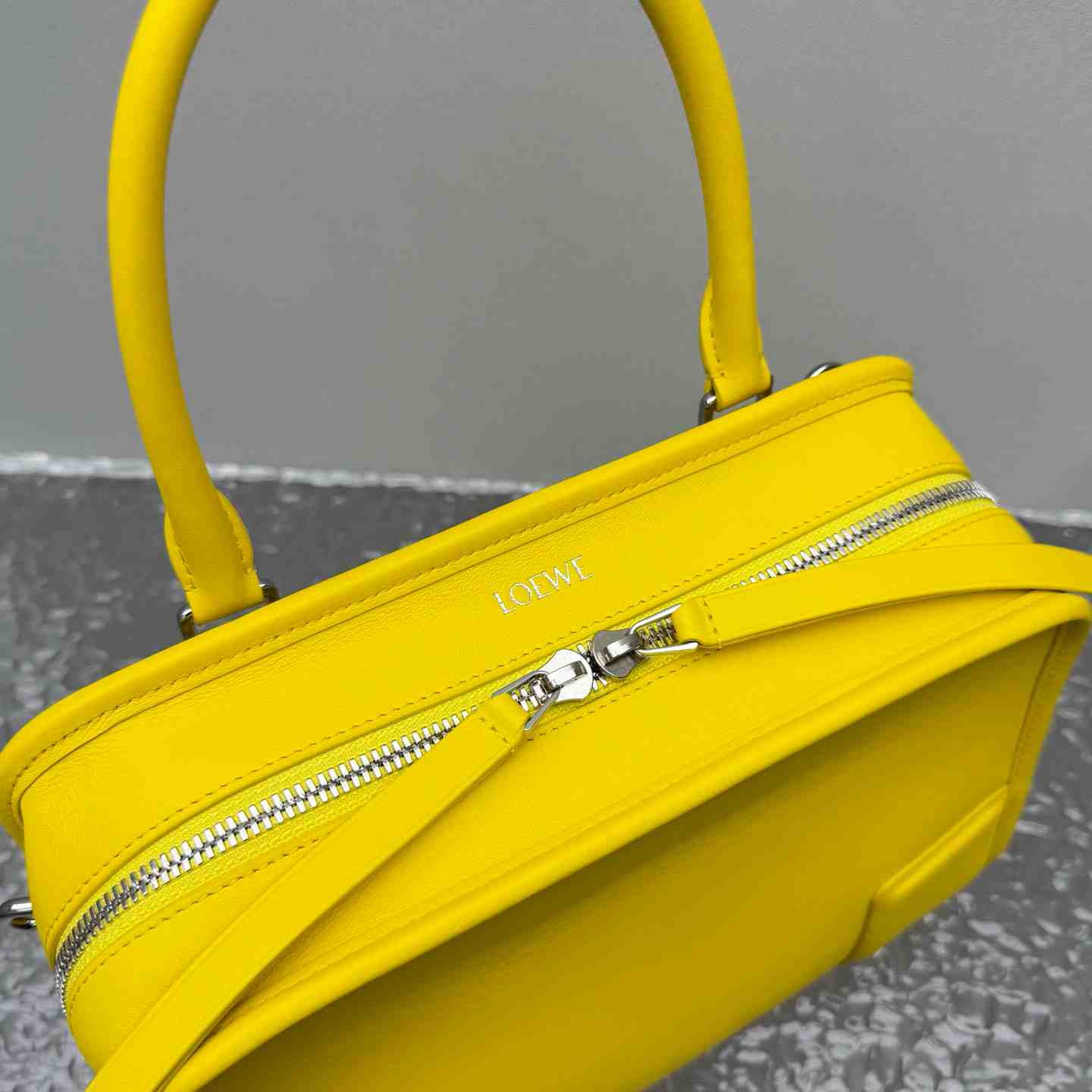 Loewe Small Amazona 180 Bag In Soft Calfskin - DesignerGu