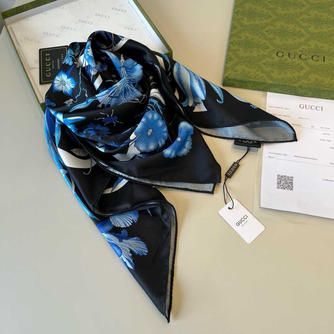 Gucci Floral Print Silk Carré Silk - DesignerGu