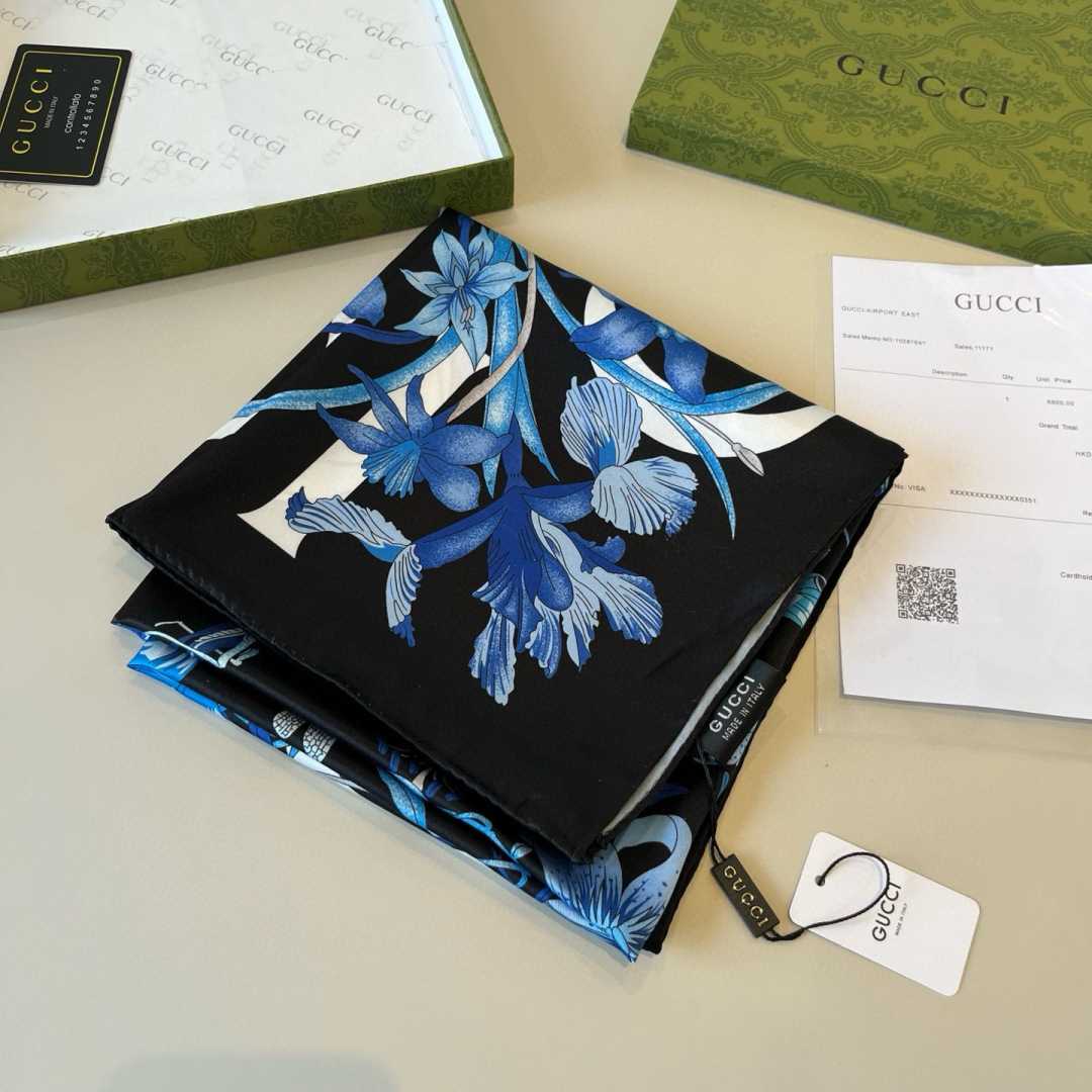 Gucci Floral Print Silk Carré Silk - DesignerGu