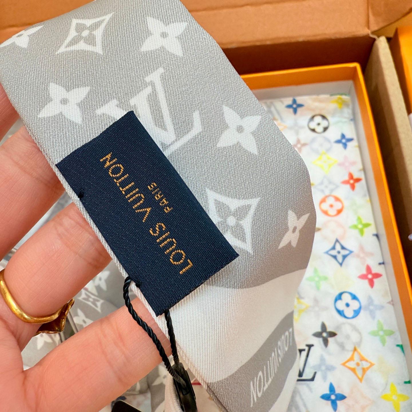 Louis Vuitton Monogram Silhouette BB Bandeau  - DesignerGu