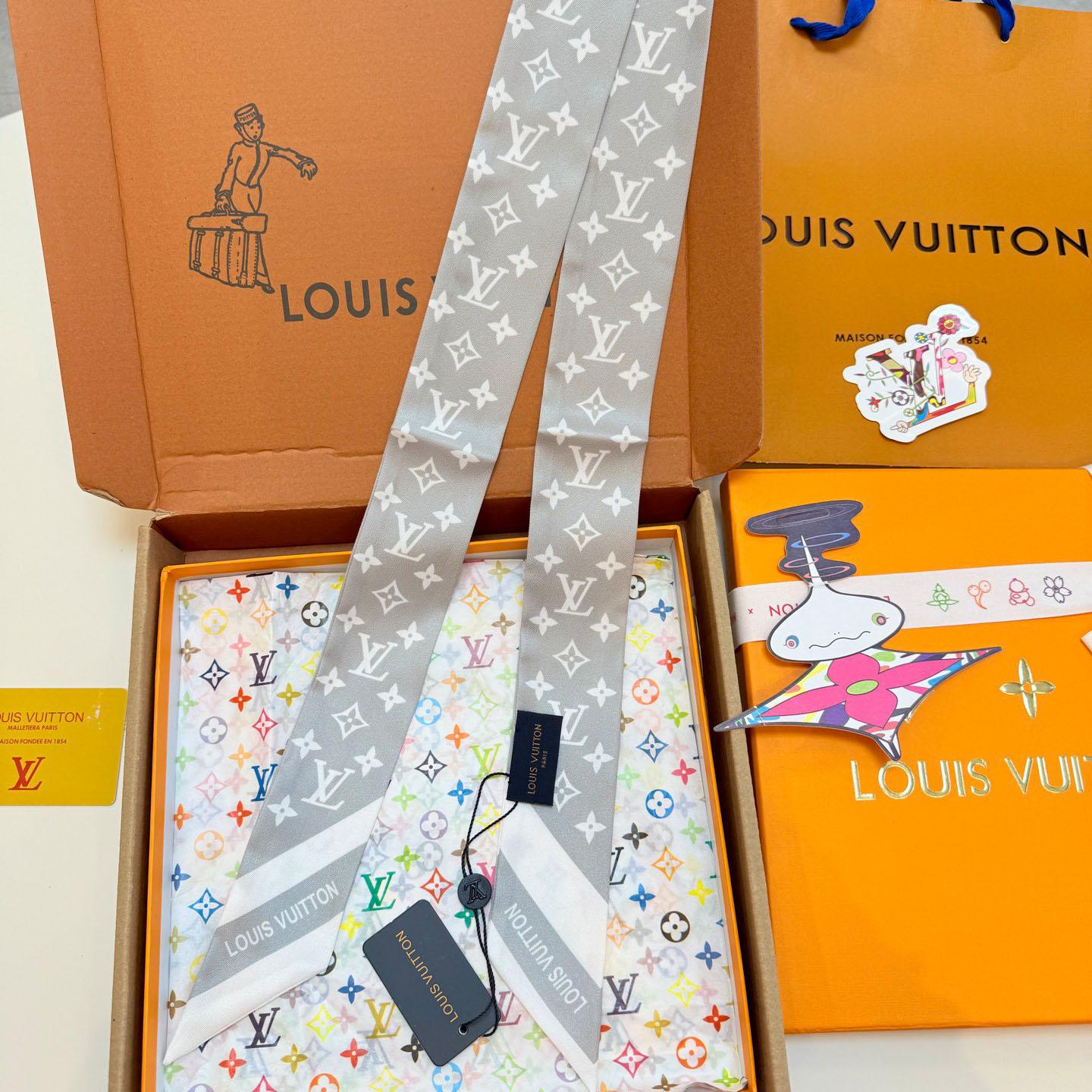 Louis Vuitton Monogram Silhouette BB Bandeau  - DesignerGu