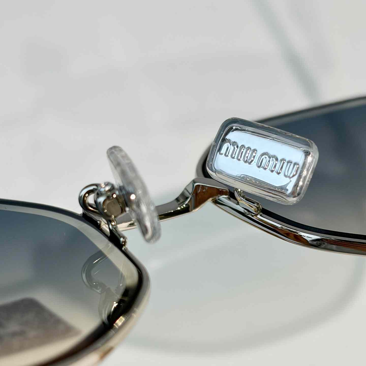 Miu Miu SMUB57S Sunglasses - DesignerGu