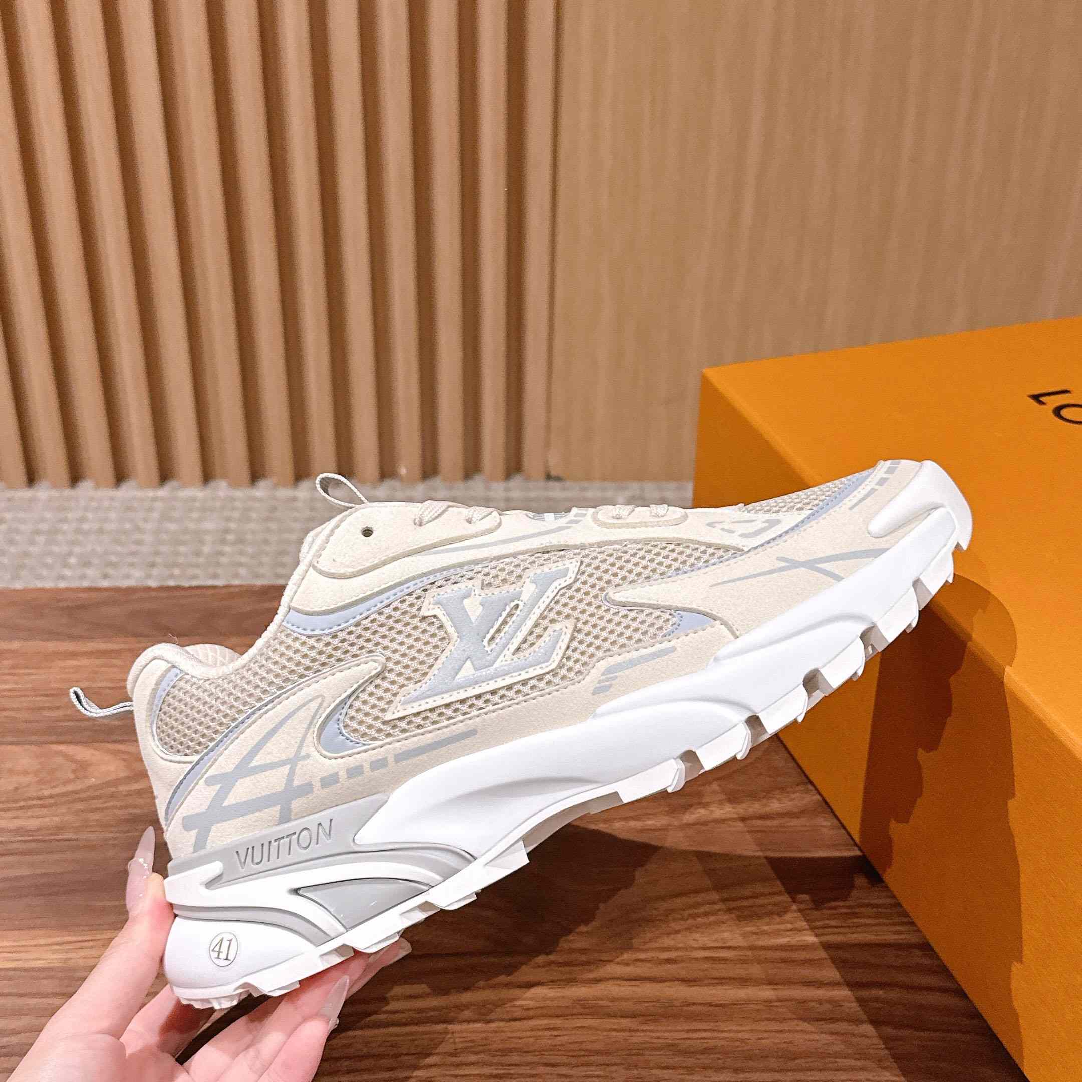 Louis Vuitton LV Tatic Runner Sneaker 1AKC33 - DesignerGu