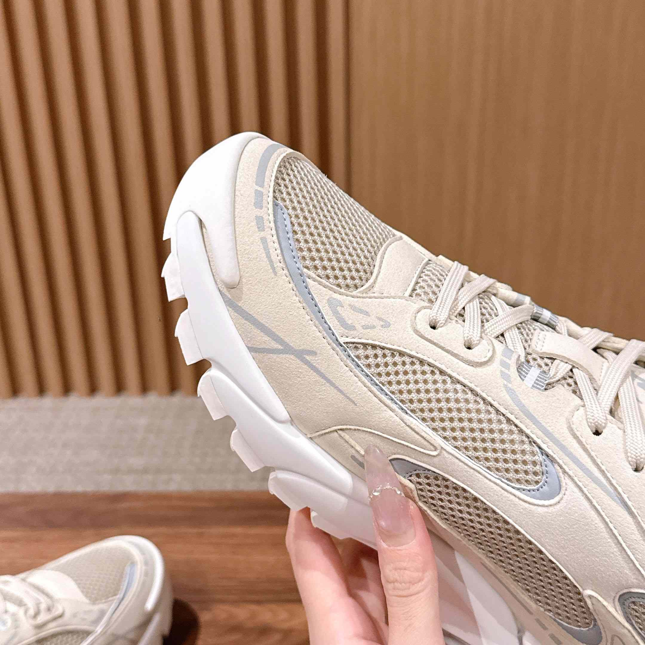 Louis Vuitton LV Tatic Runner Sneaker 1AKC33 - DesignerGu