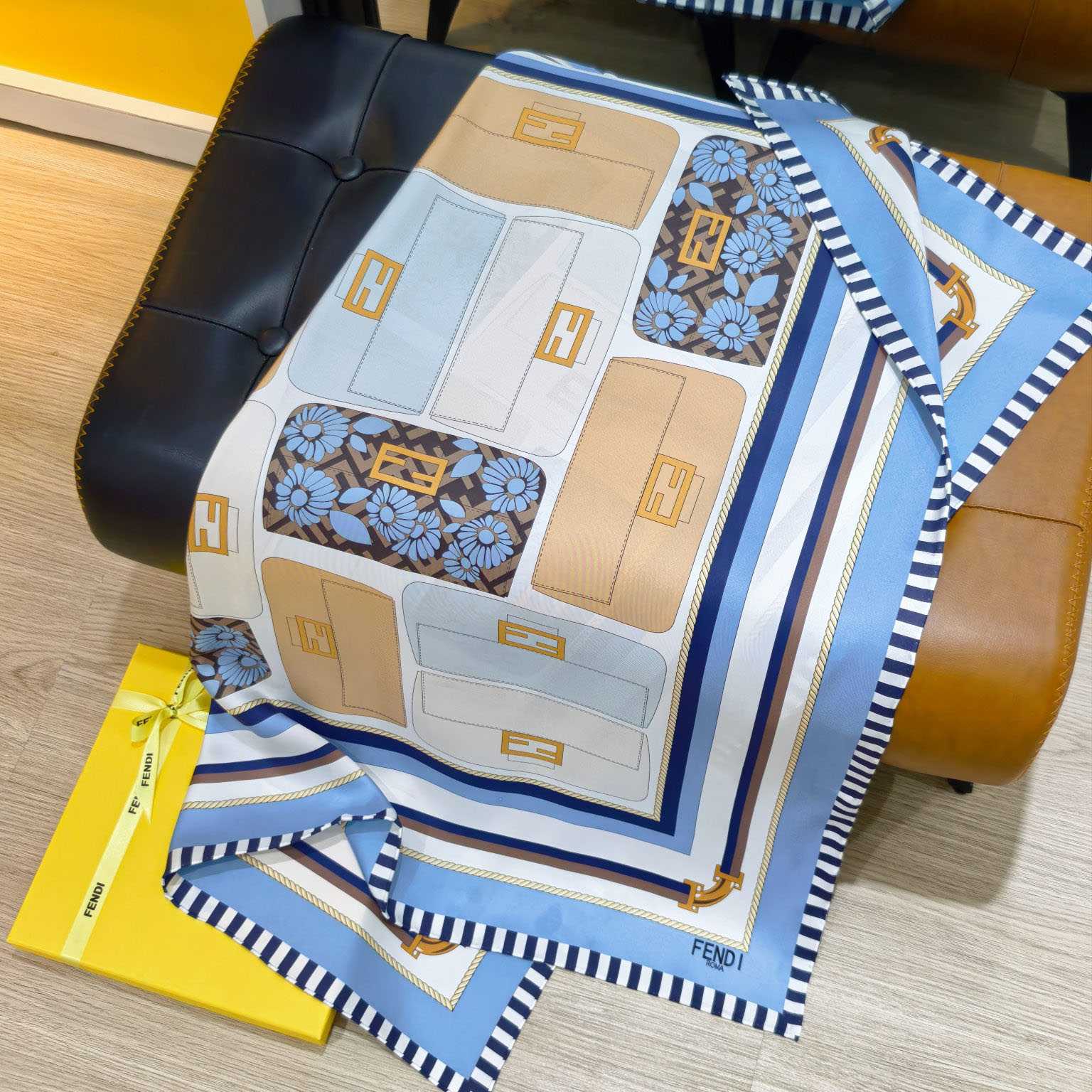 Fendi FF Foulard - DesignerGu