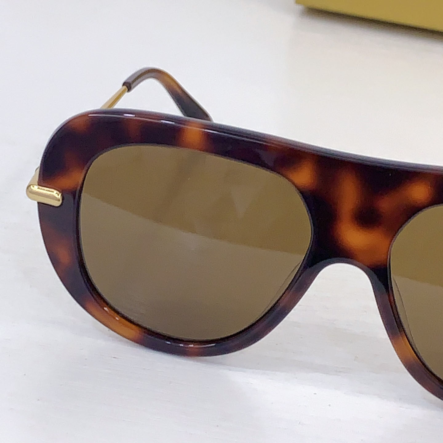 Loewe LW40186I Sunglasses  - DesignerGu