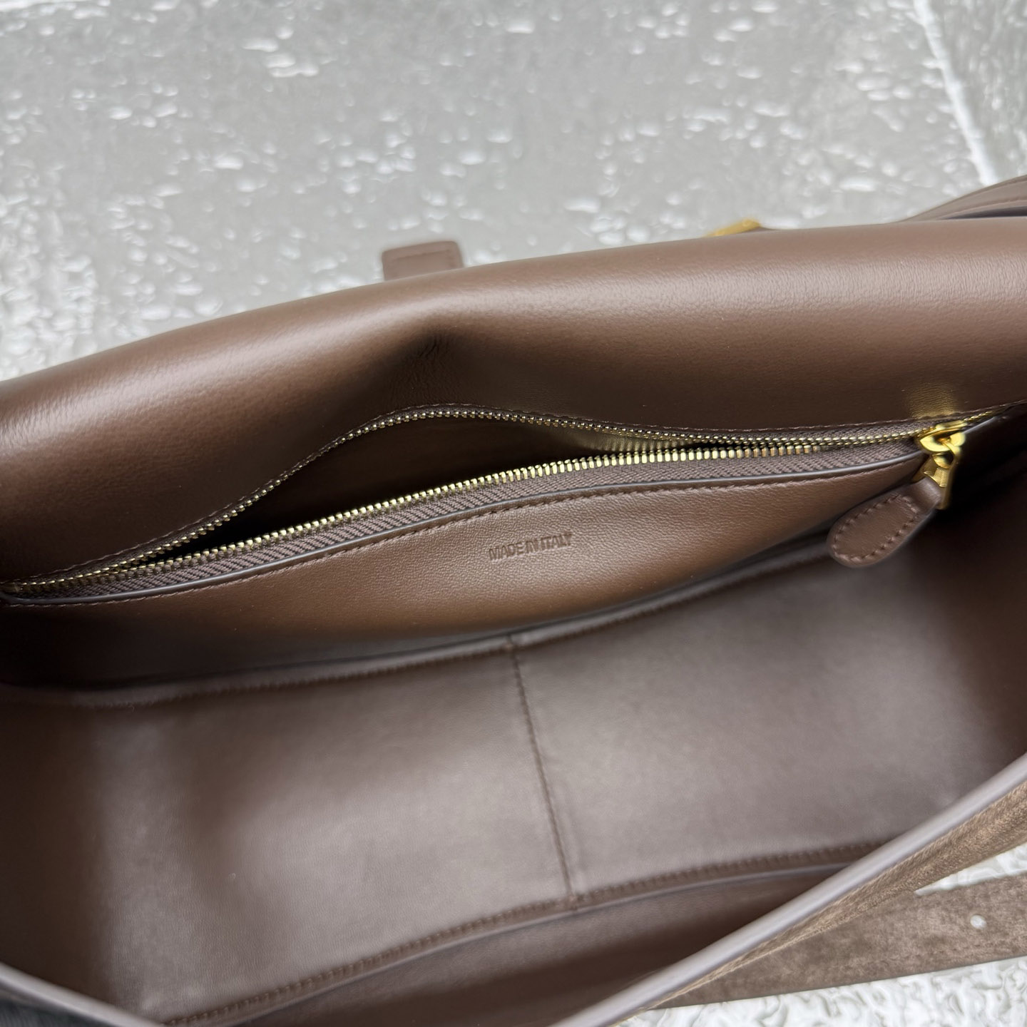 Balenciaga  Clicca Shoulder Bag - DesignerGu