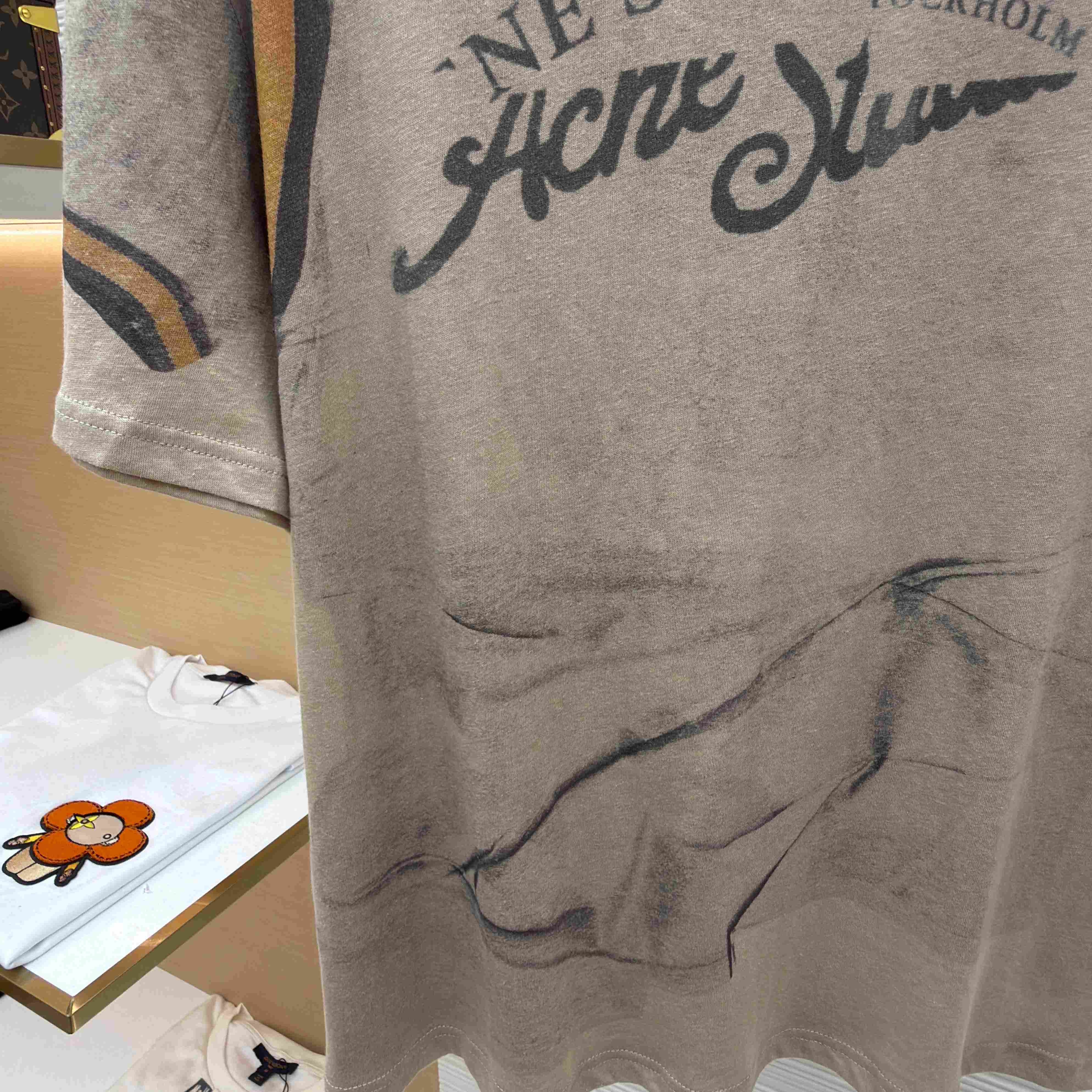 Acne Studios Graphic T-shirt - DesignerGu