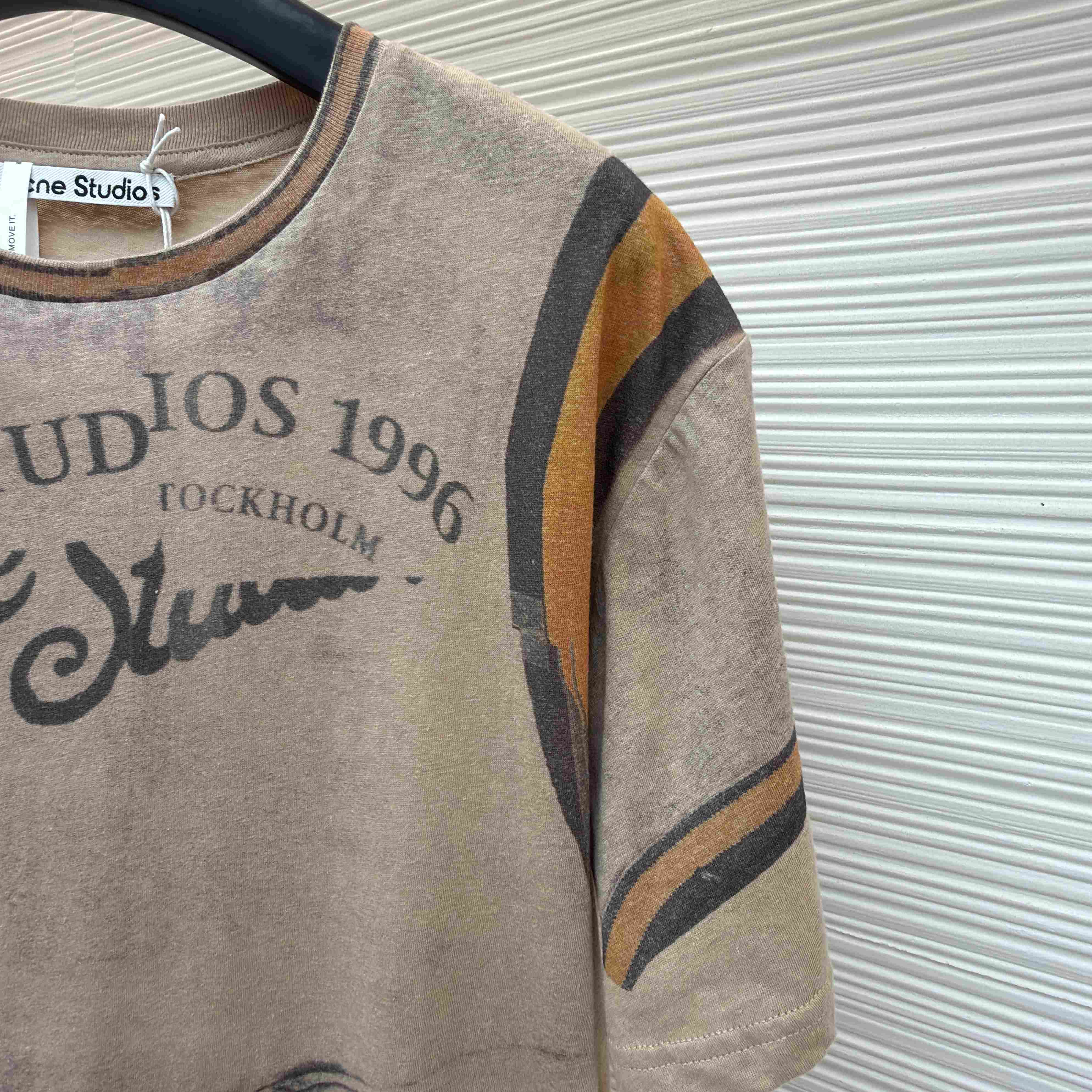 Acne Studios Graphic T-shirt - DesignerGu