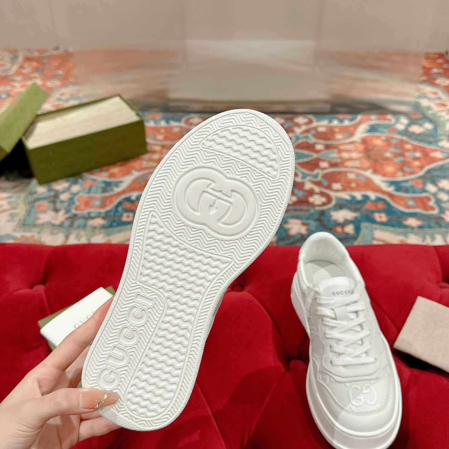 Gucci Wmns GG Embossed Sneaker 'White' - DesignerGu