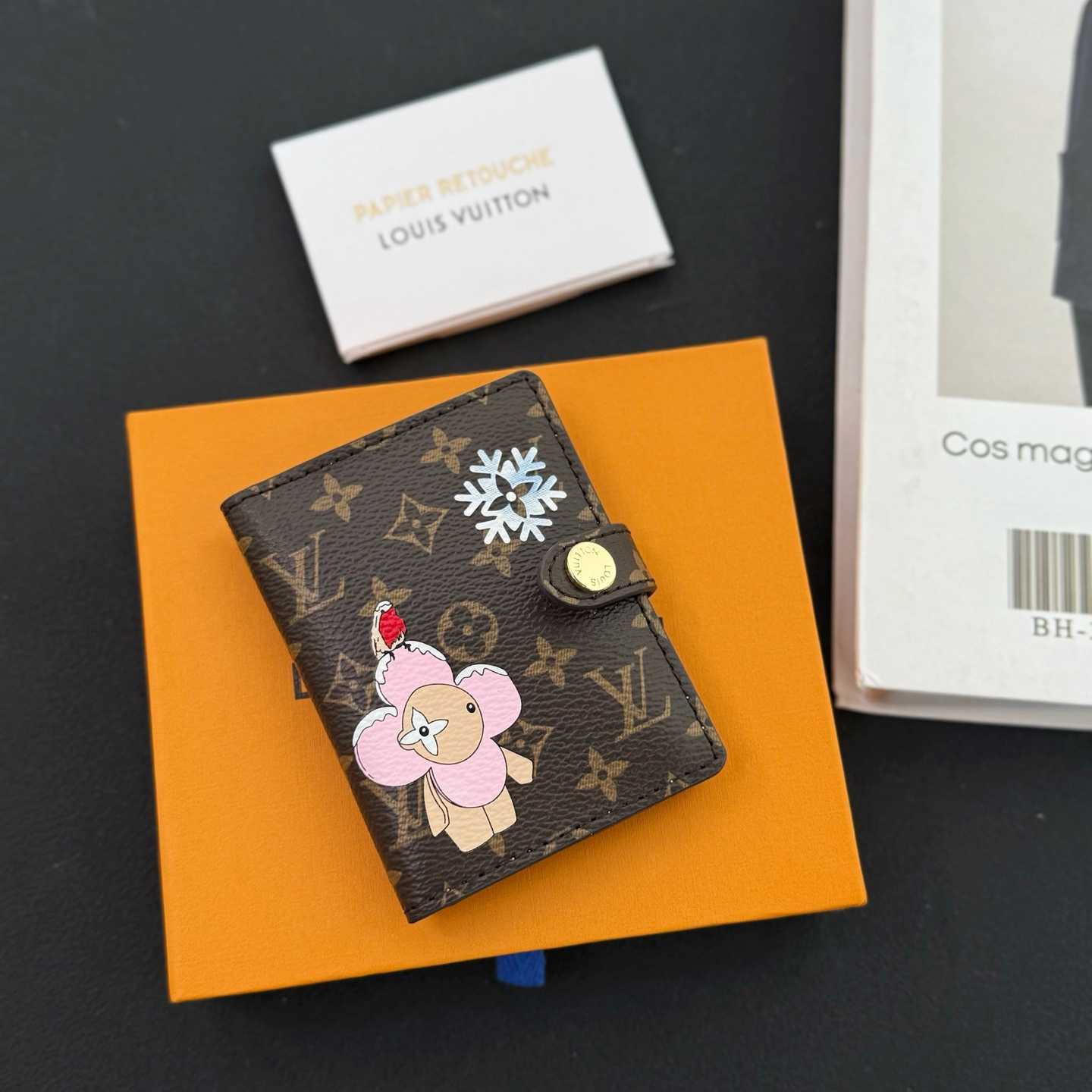 Louis Vuitton Mattifying Paper Case - DesignerGu
