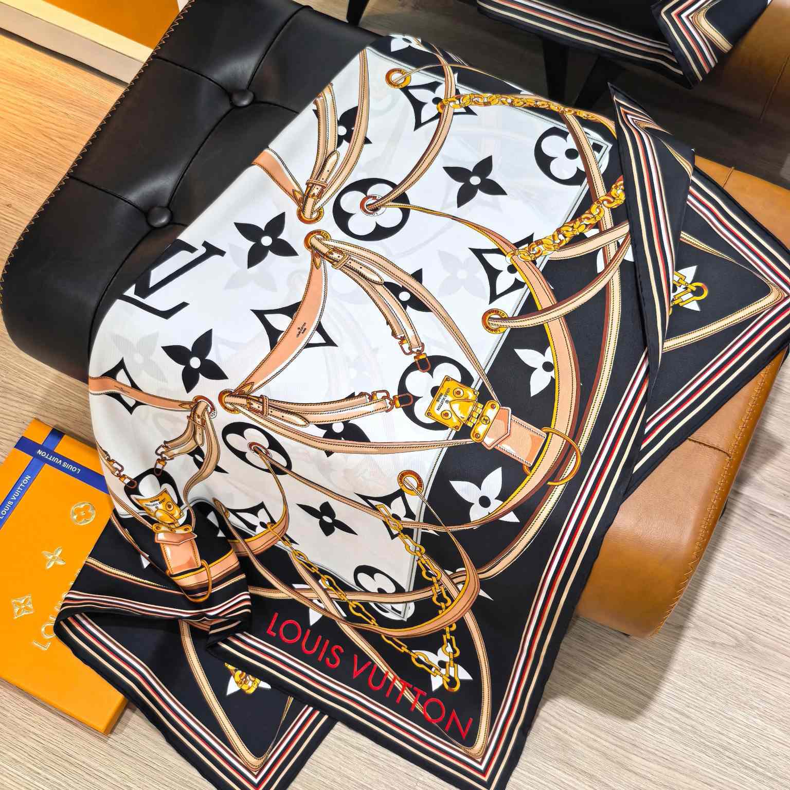 Louis Vuitton Ultimate Monogram Square 90 - DesignerGu