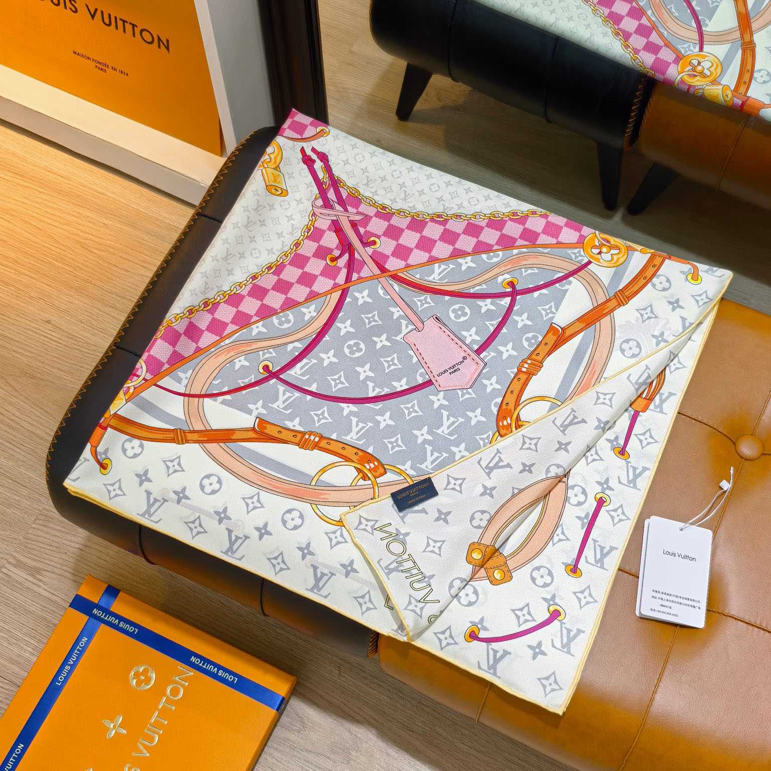 Louis Vuitton Flower And Straps Square 90 M94977 - DesignerGu