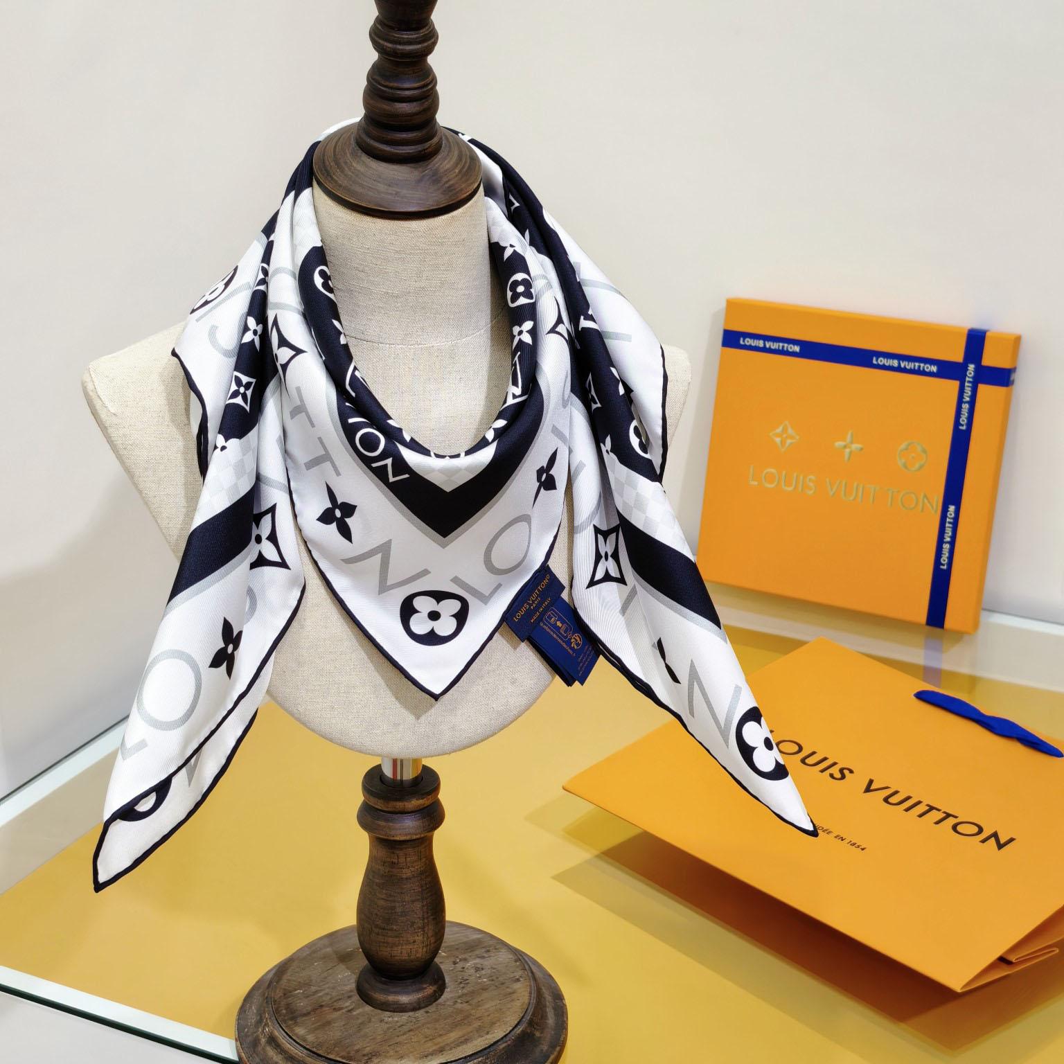 Louis Vuitton Monogram Infinity Square 90 M79893 - DesignerGu