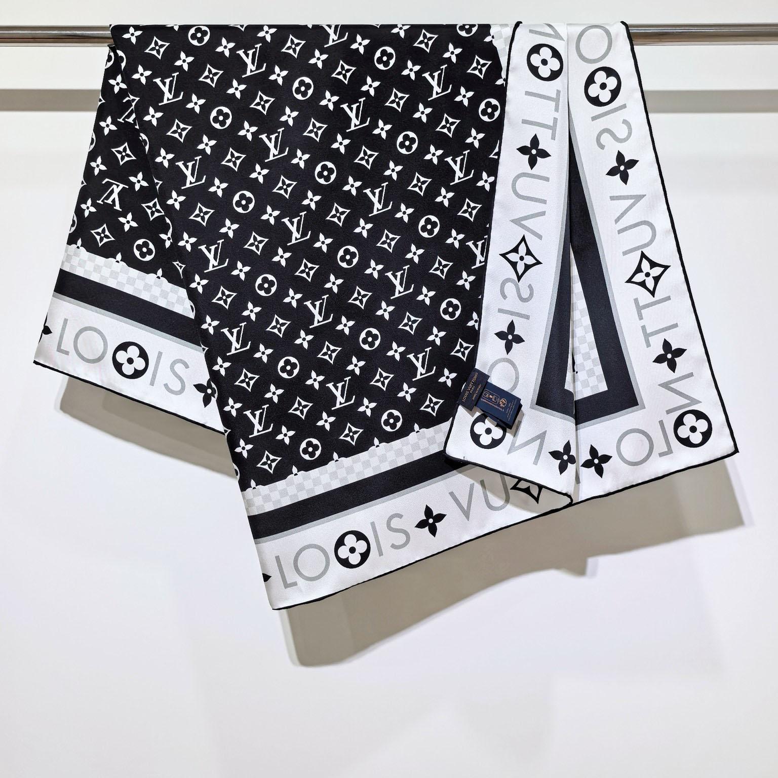 Louis Vuitton Monogram Infinity Square 90 M79893 - DesignerGu