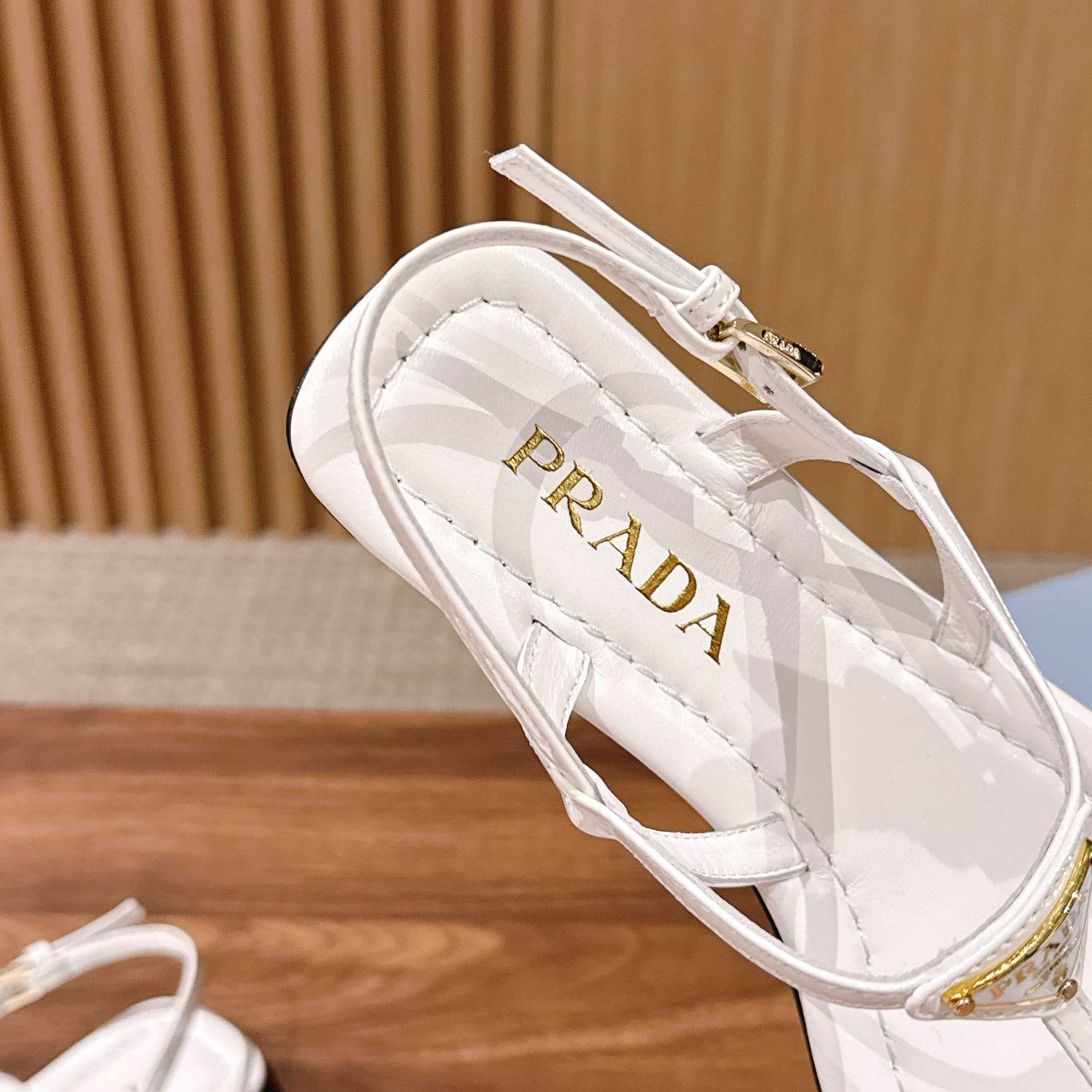 Prada Patent Leather Thong Sandals - DesignerGu