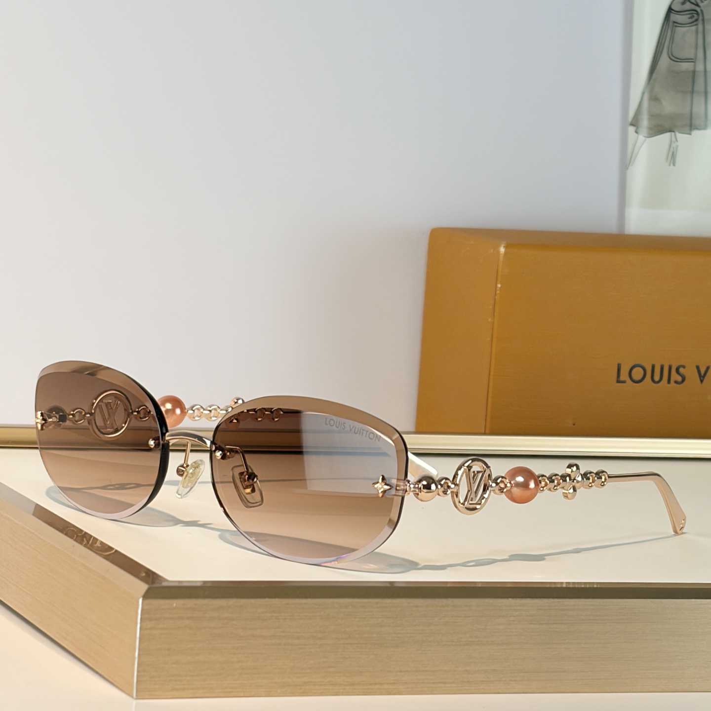 Louis Vuitton Z3166U Sunglasses    - DesignerGu