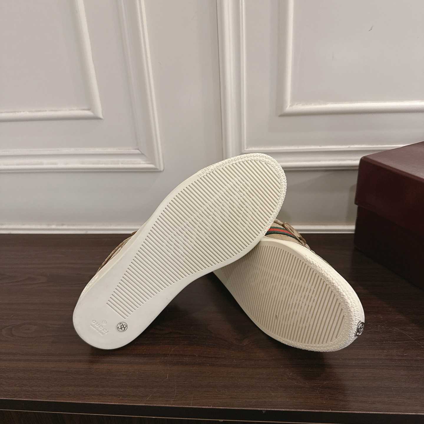 Gucci Stretch Low-Top Sneaker - DesignerGu