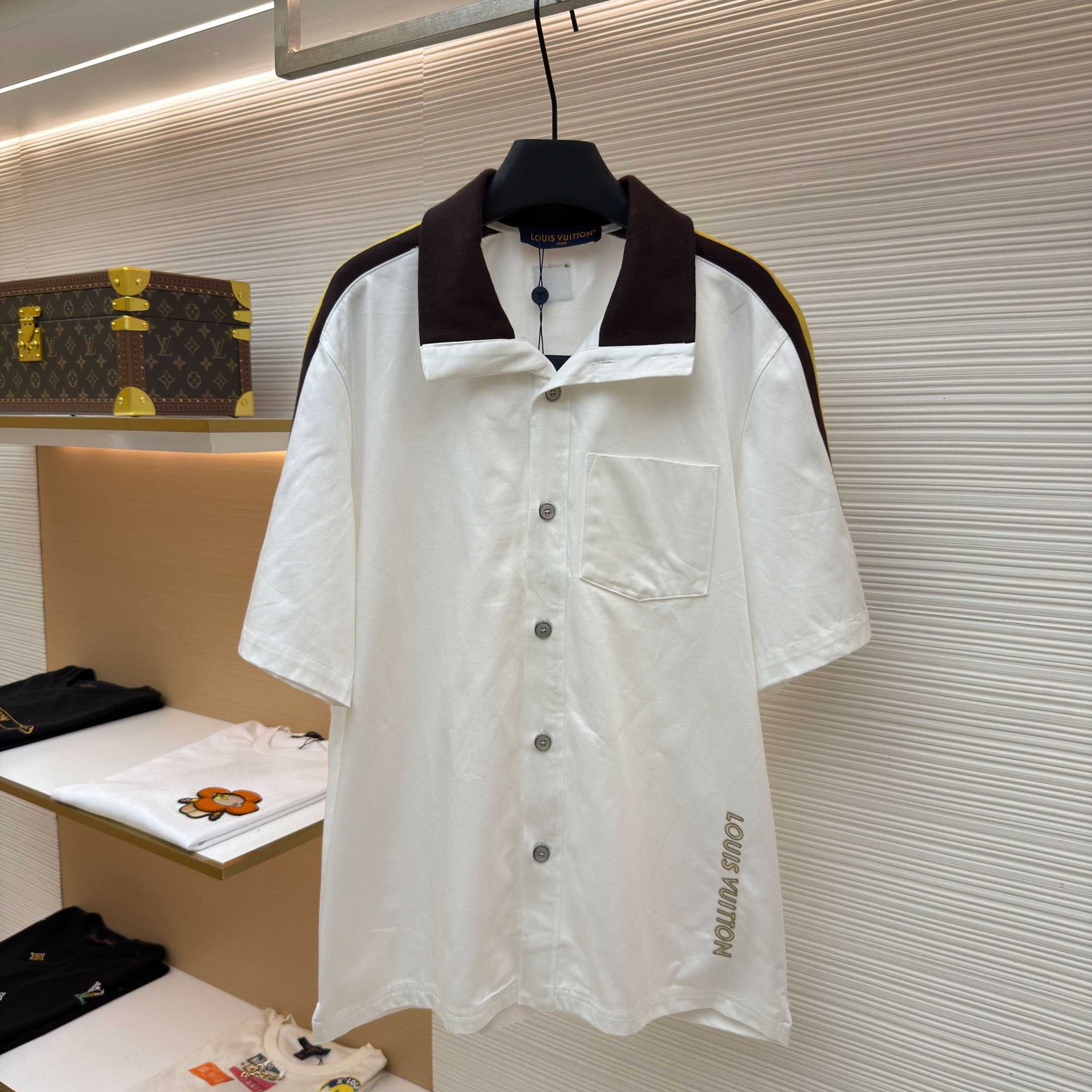 Louis Vuitton Bicolor Warm Up Short-Sleeved Shirt 1AJRET - DesignerGu