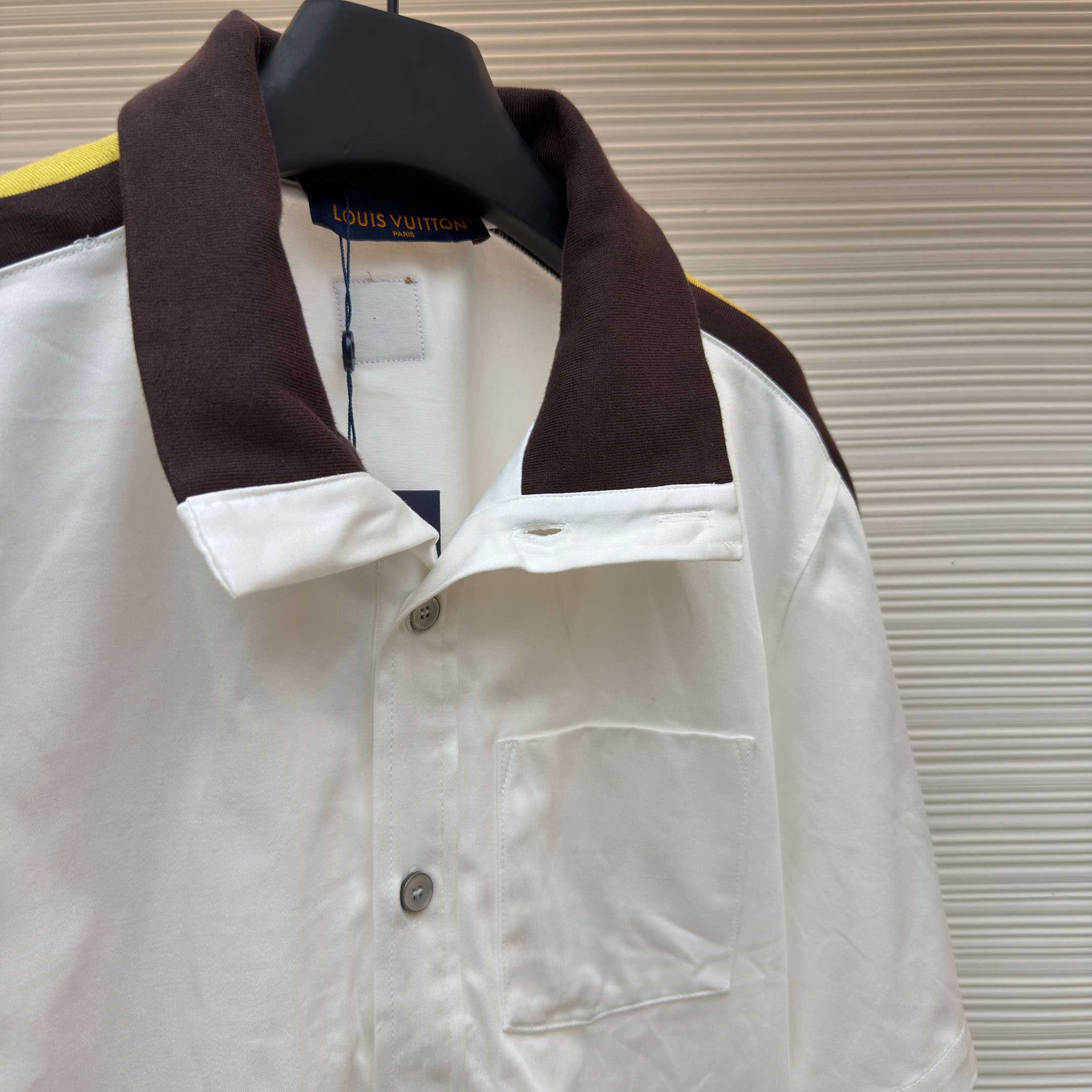 Louis Vuitton Bicolor Warm Up Short-Sleeved Shirt 1AJRET - DesignerGu
