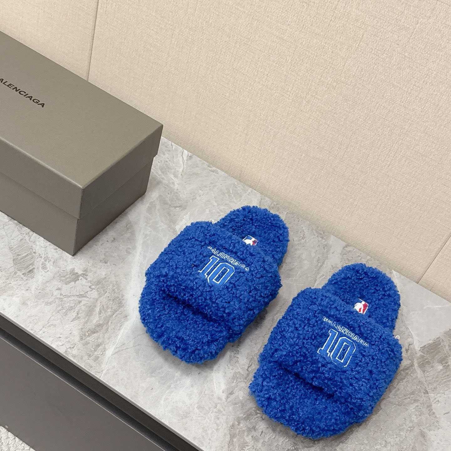 Balenciaga | Nba Collaboration Furry Open Mule - DesignerGu