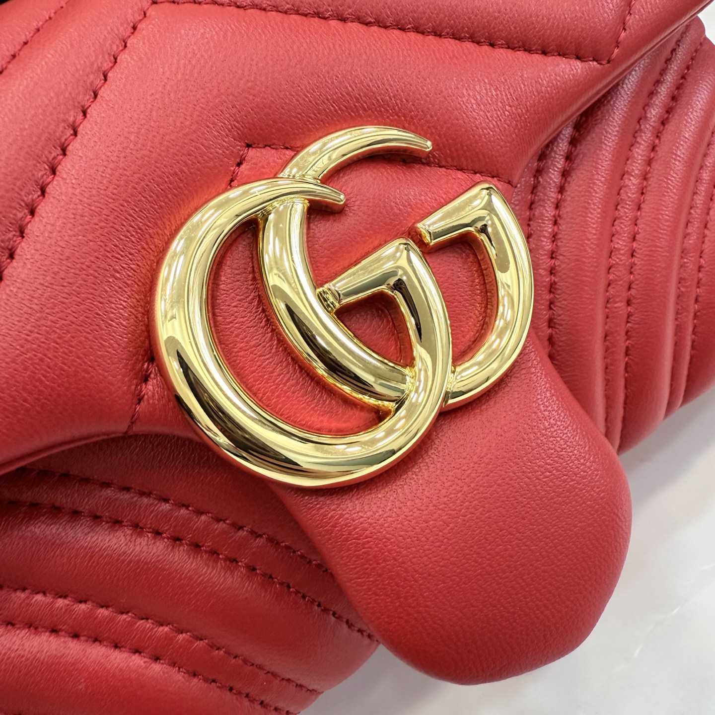 Gucci GG Marmont Small Shoulder Bag - DesignerGu