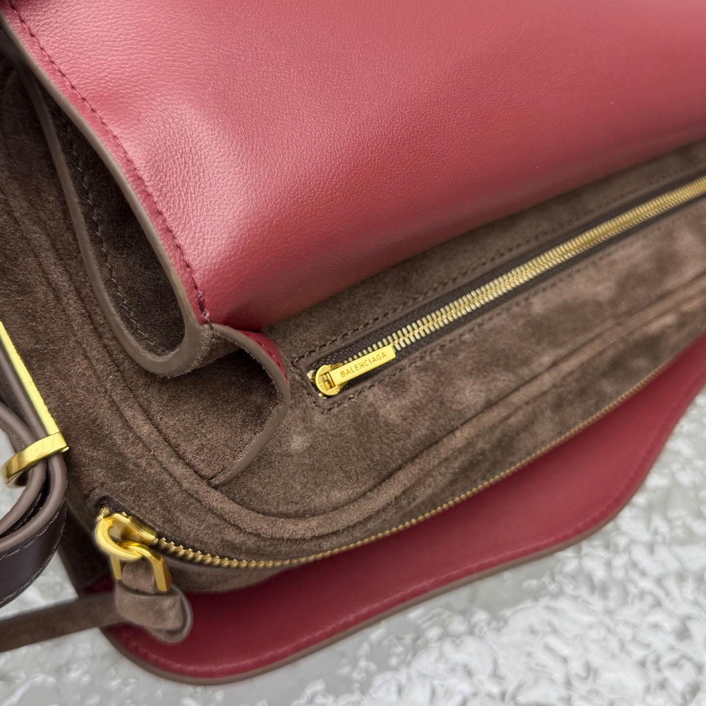 Balenciaga  Le 7 Shoulder Bag Medium In Moka - DesignerGu
