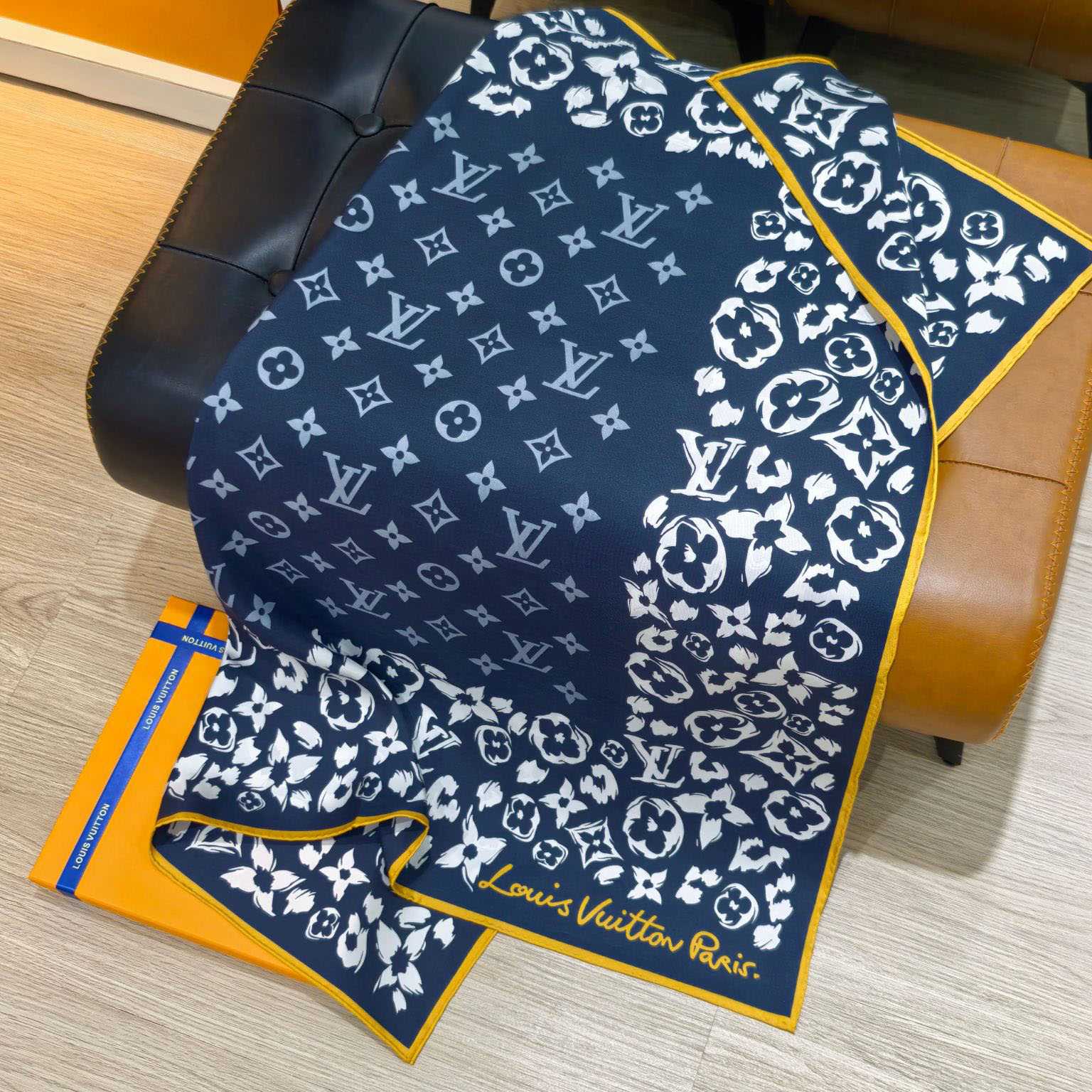 Louis Vuitton LV Safari Square  - DesignerGu