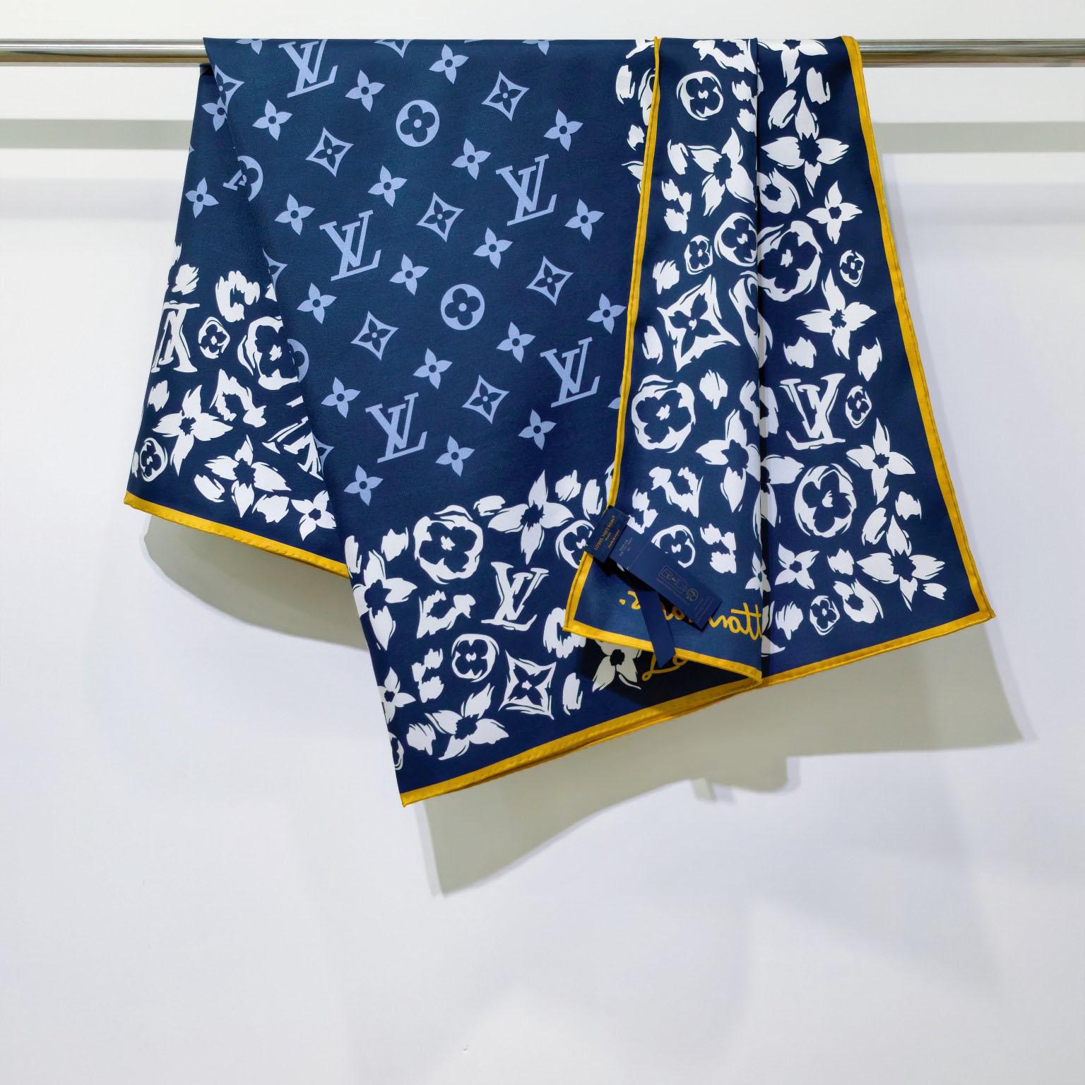 Louis Vuitton LV Safari Square  - DesignerGu