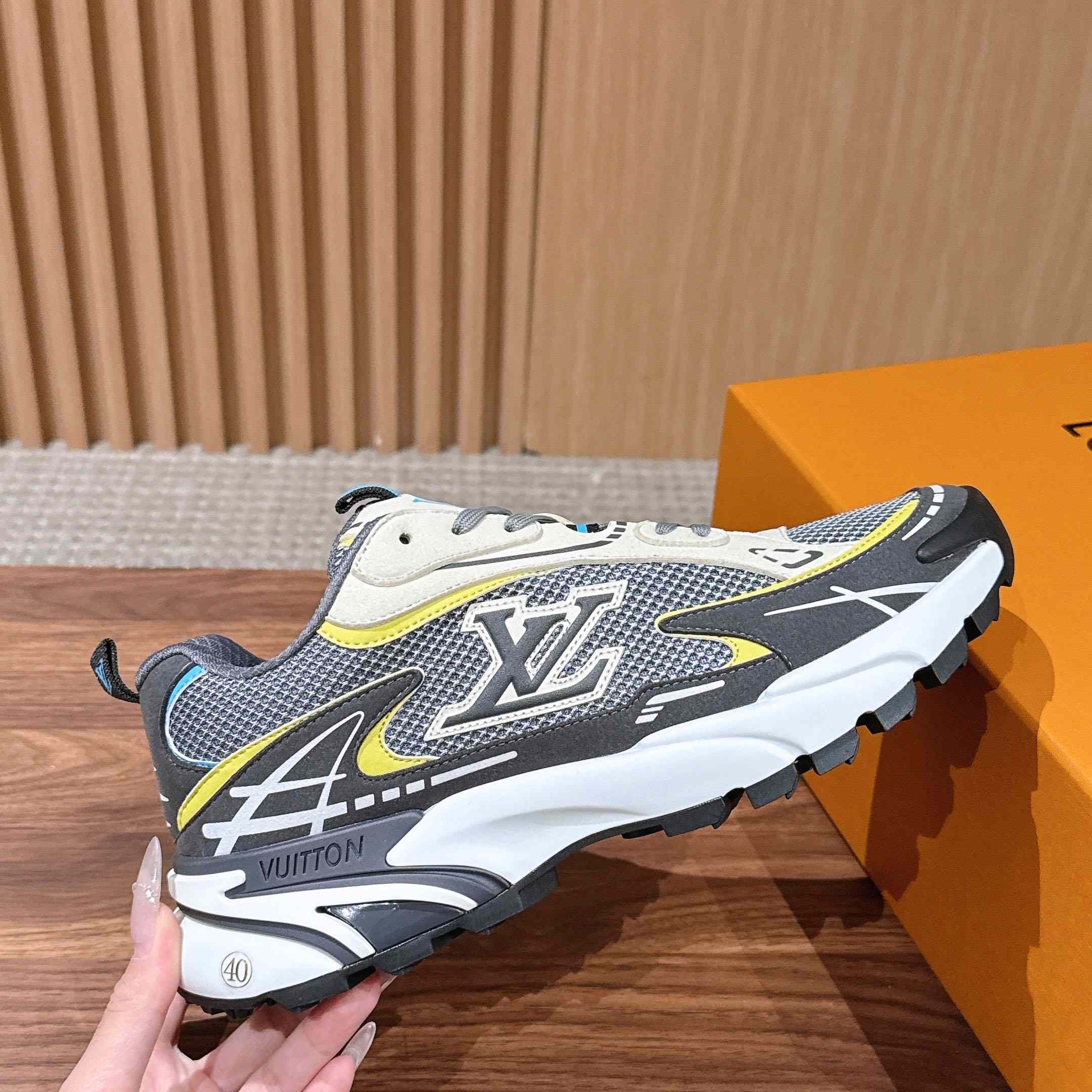 Louis Vuitton LV Tatic Runner Sneaker 1AKC43 - DesignerGu