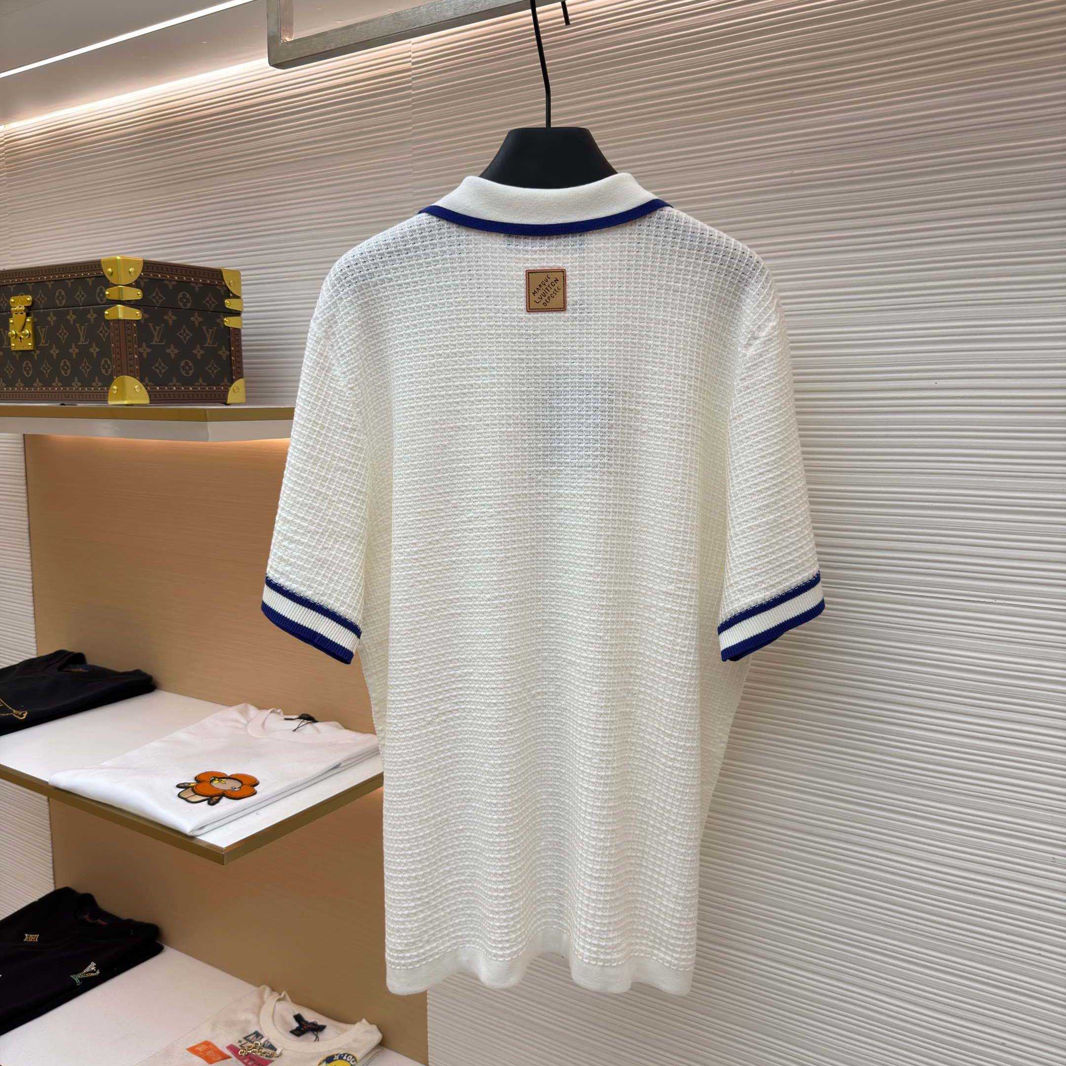 Louis Vuitton Waffle Signature Short-Sleeved Shirt   1AK6WW - DesignerGu