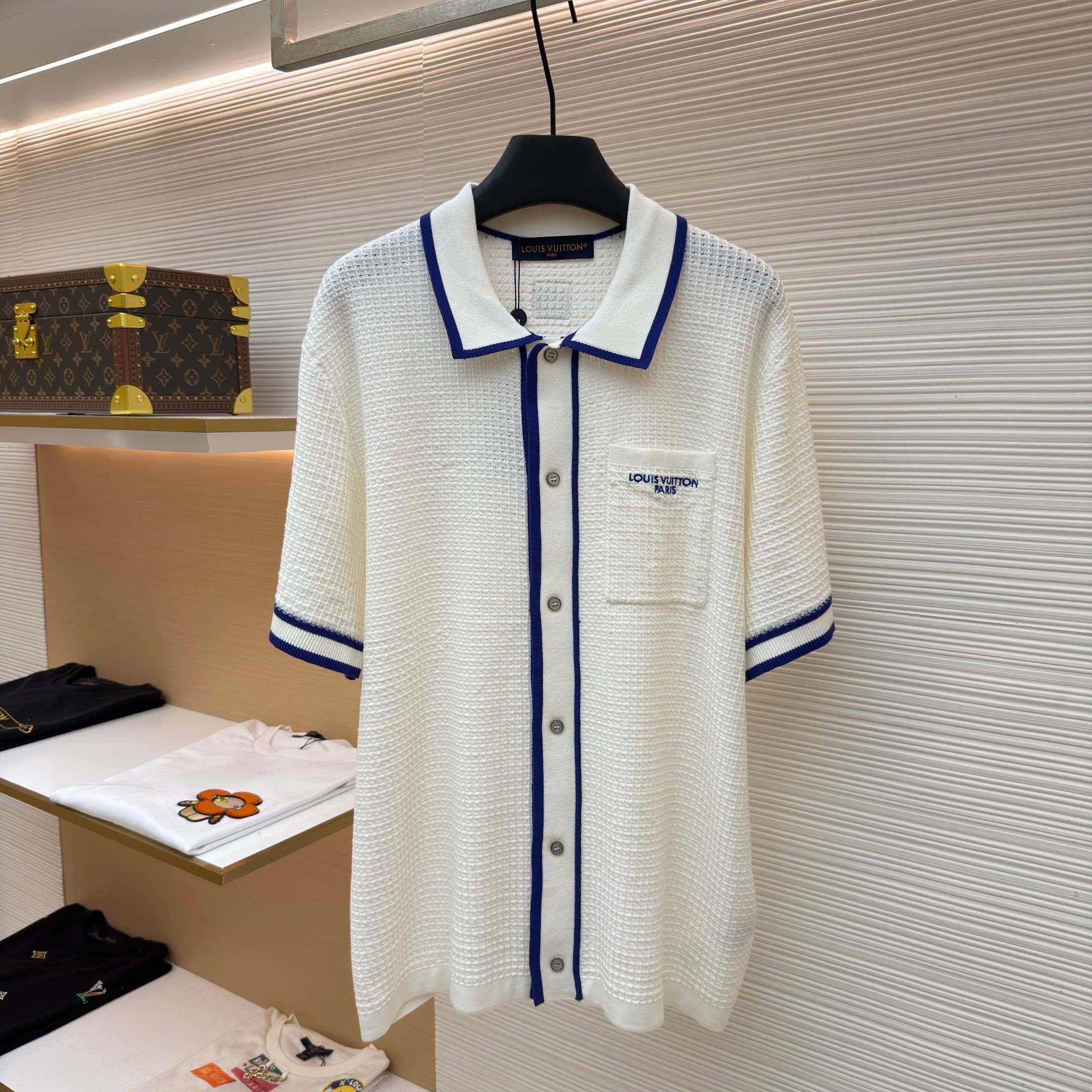 Louis Vuitton Waffle Signature Short-Sleeved Shirt   1AK6WW - DesignerGu