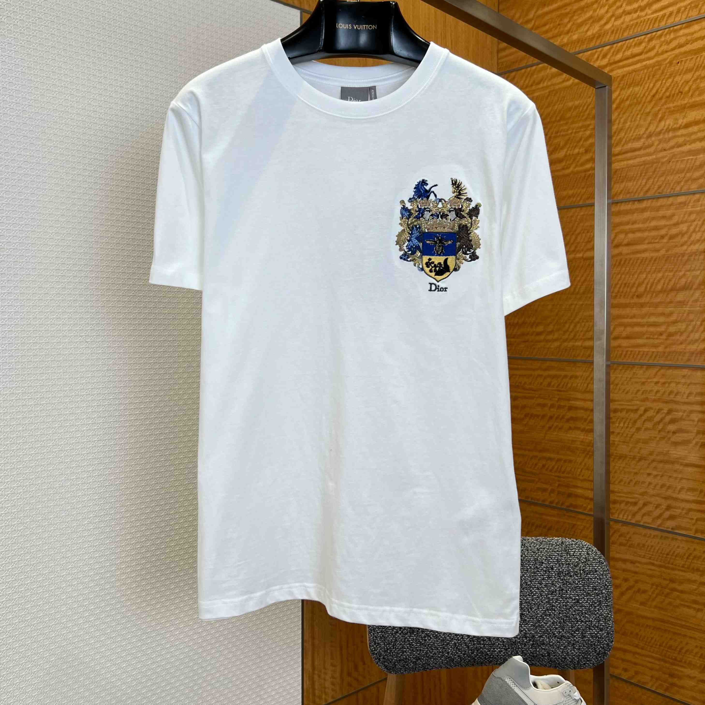 Dior T-Shirt With Dior Blason Embroidery, Relaxed Fit - DesignerGu